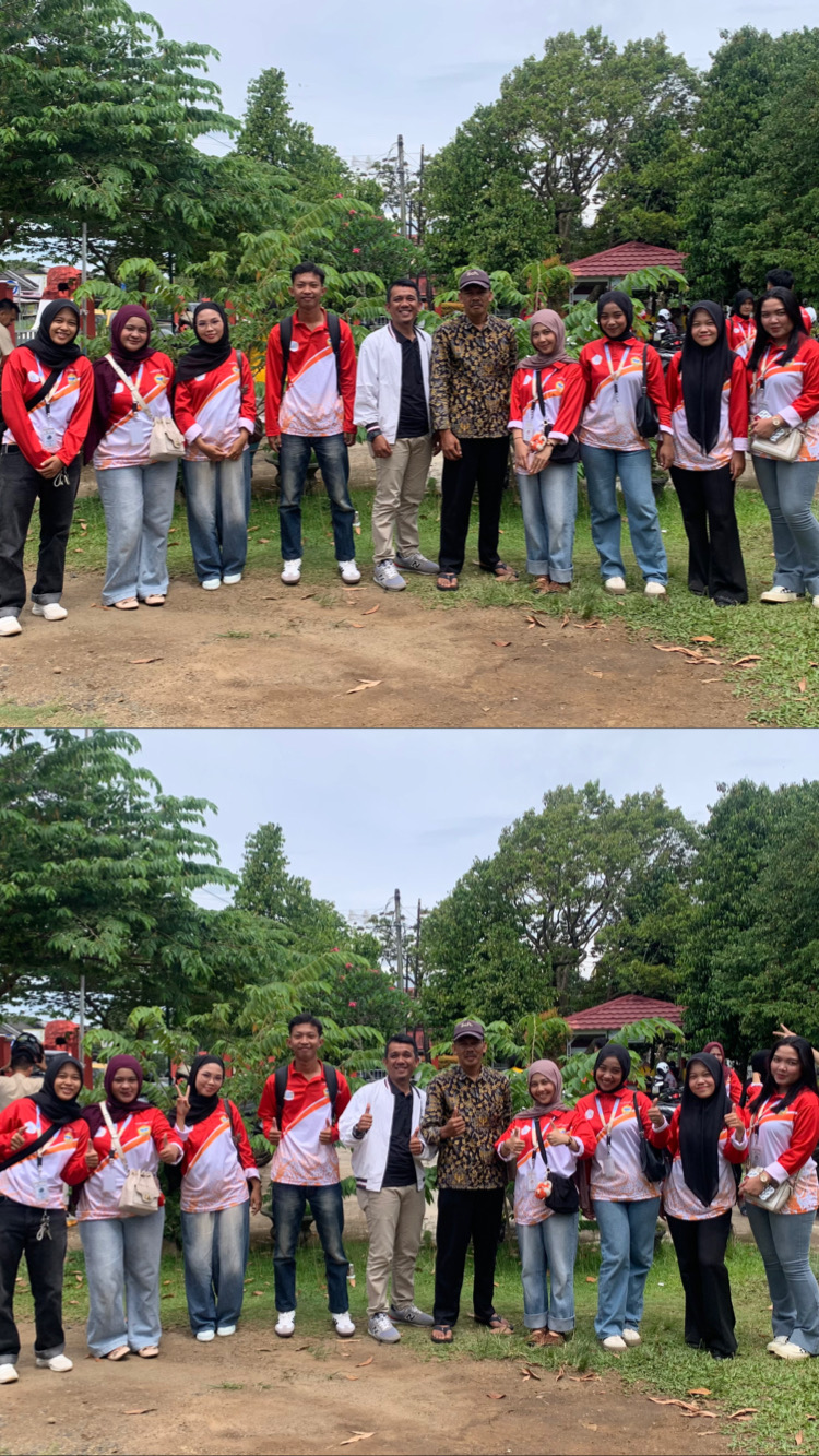 Poto bersama dpl dan pak rt 8 di kantor lurah pematang gubernur 