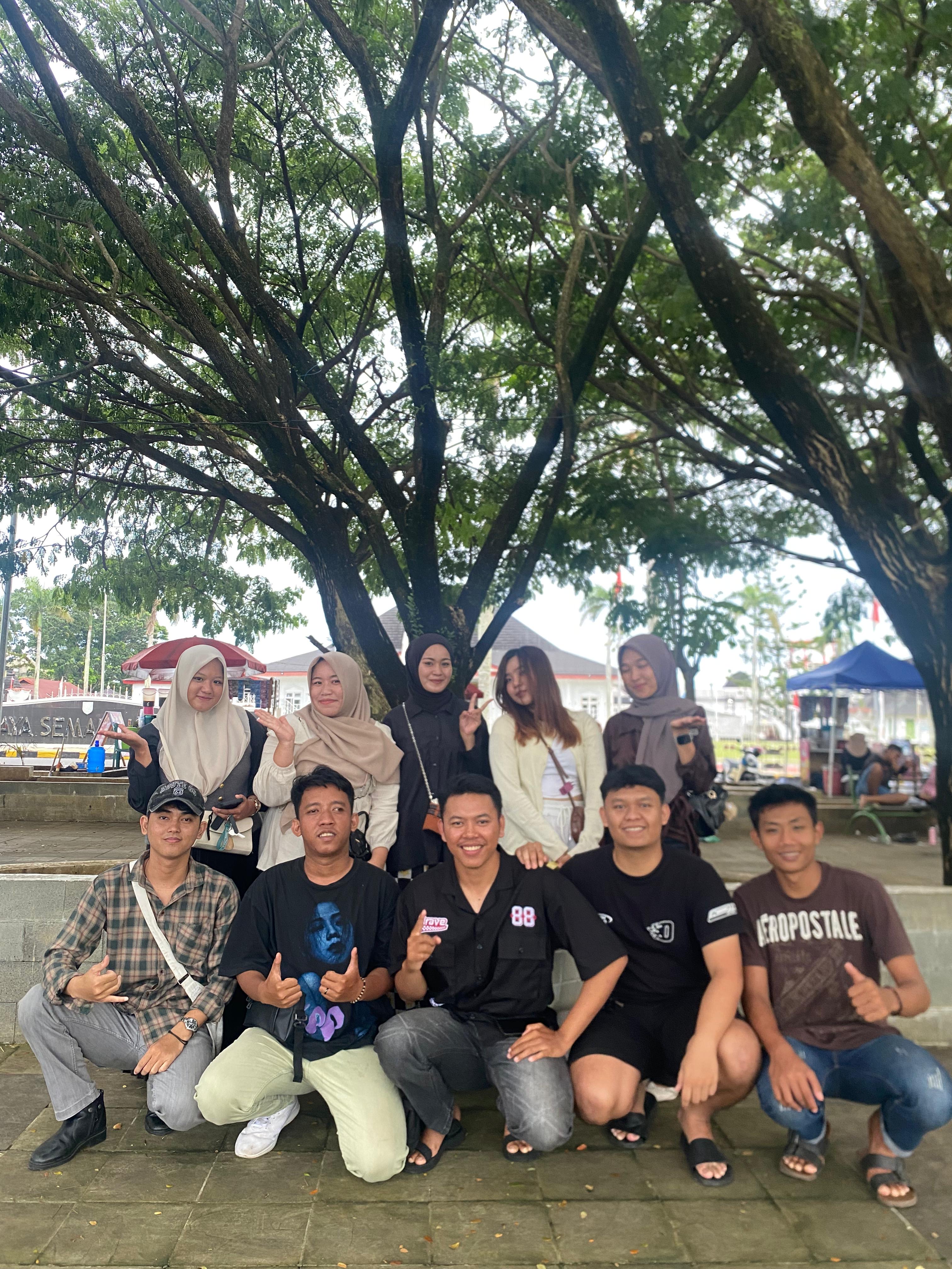 Pertemuan pertama kelompok KKN:  kelompok 32 