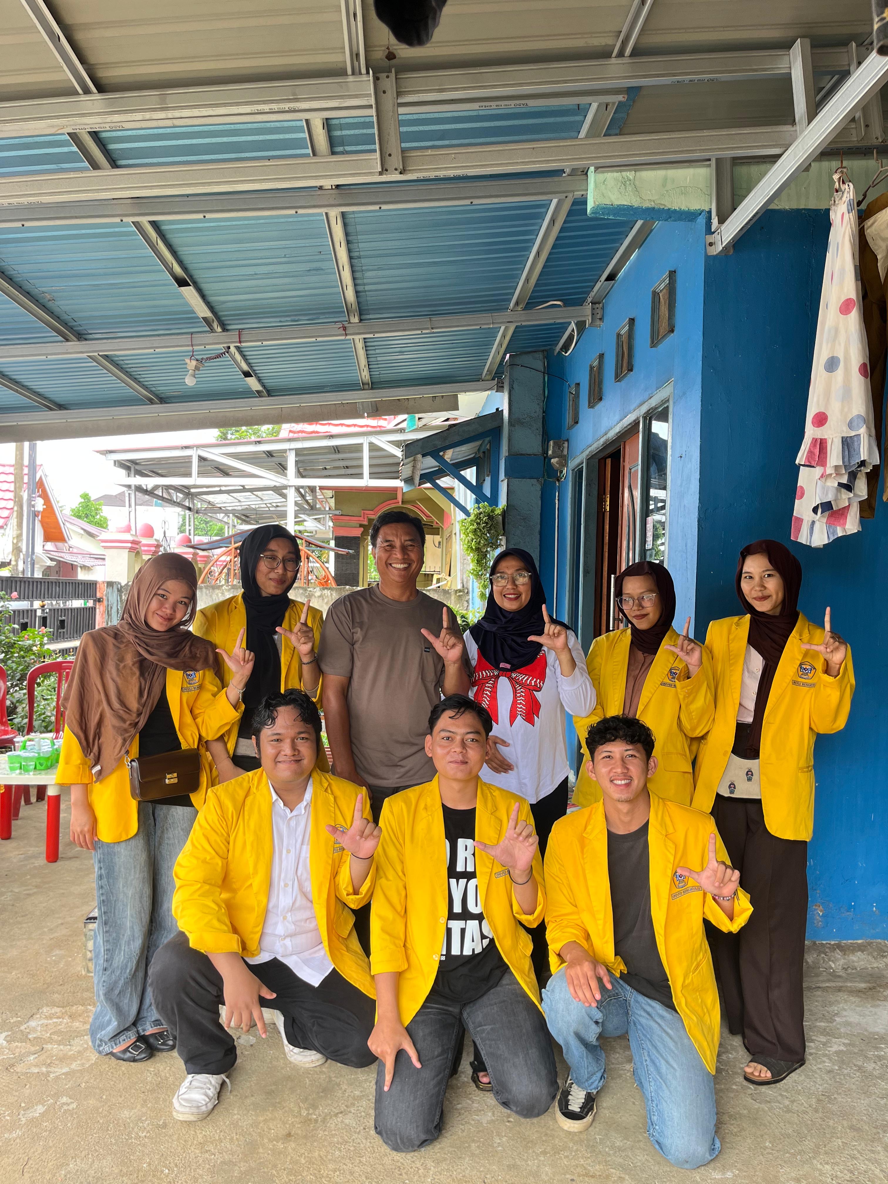 Pengantaran surat ke rumh rt 22 pematang gubernur