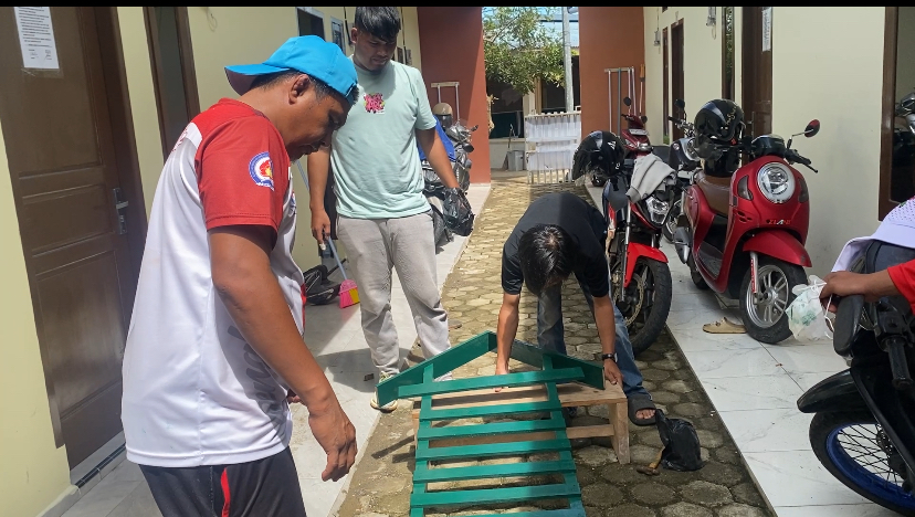 Proses pengerjaan proker papan Edukasi