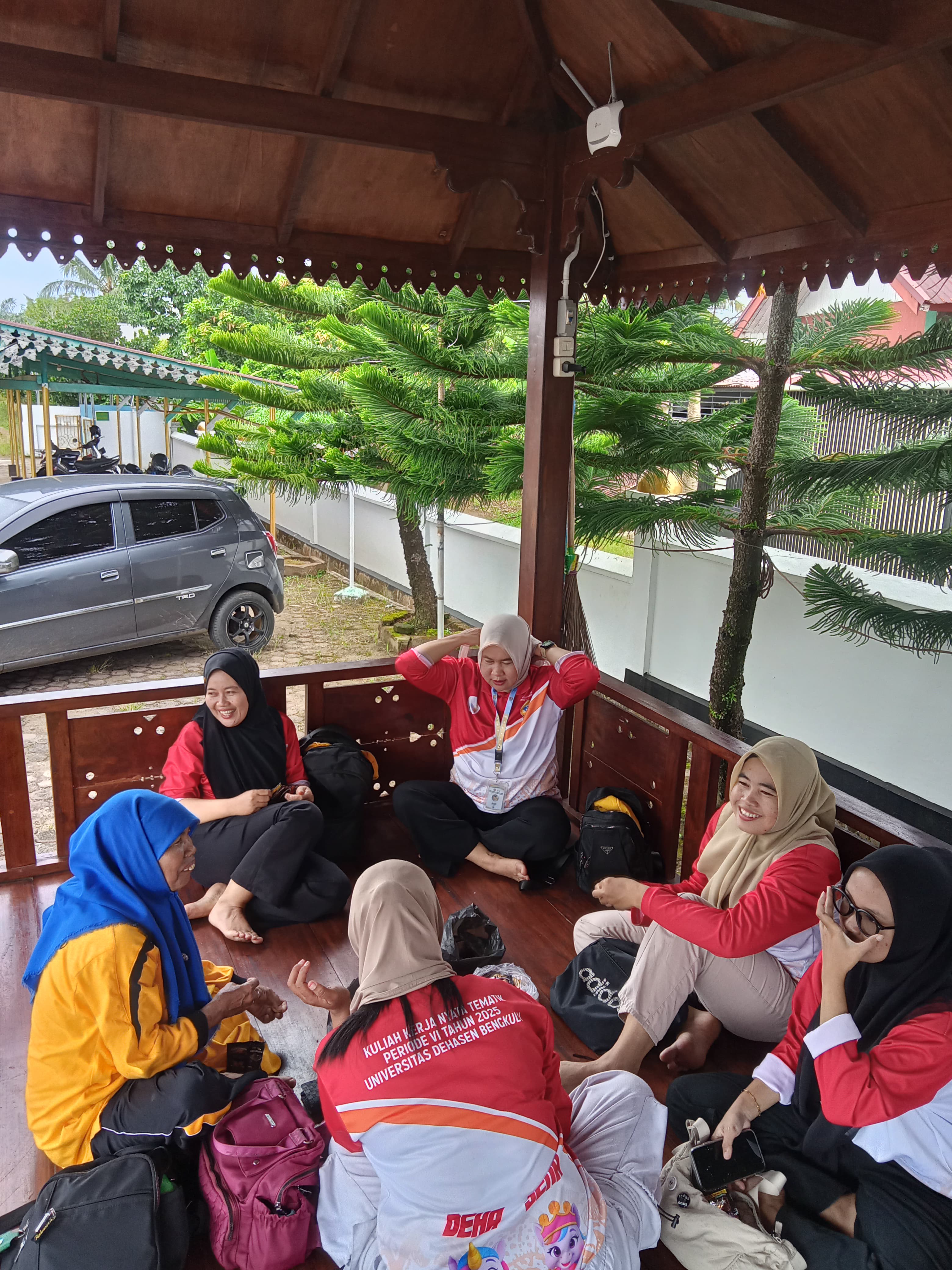 istirahat  setelah sholat zhuhur hari ini