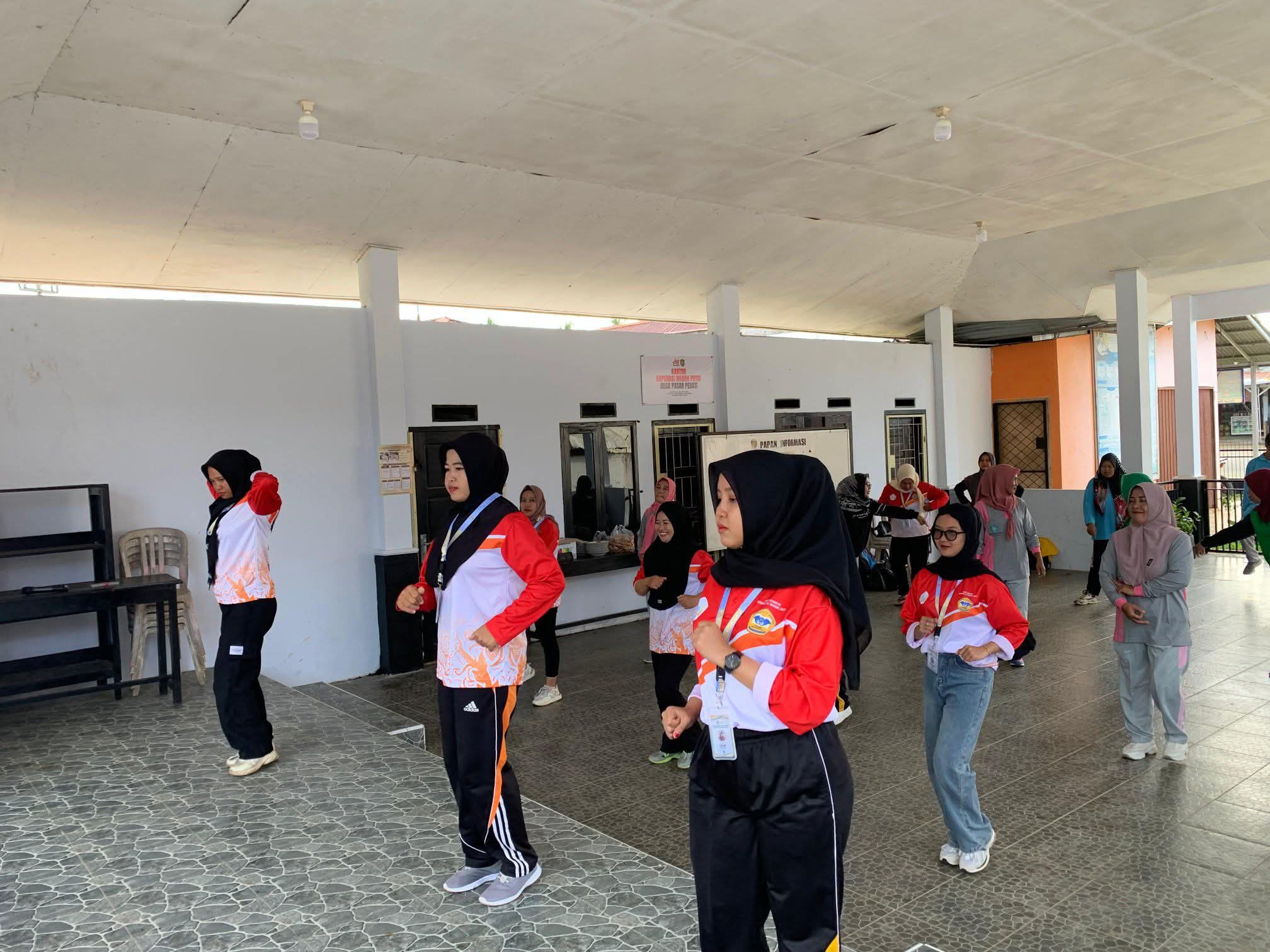 kegiatan senam bersama ibu pkk