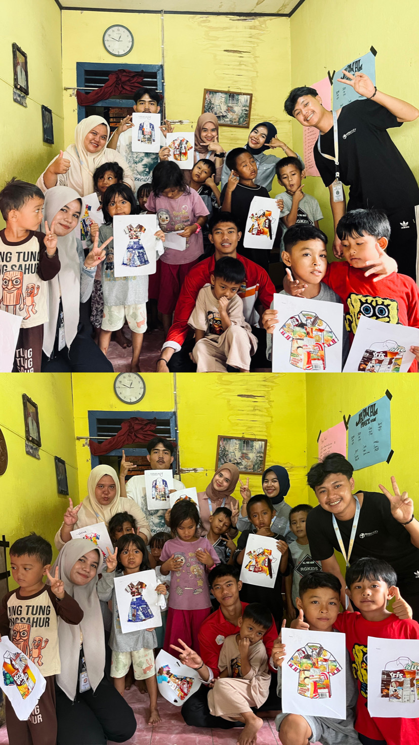 MENGAJARKAN ADEK-ADEK BAHWA BARANG BEKAS PUN BISA MENJADI SESUATU YANG INDAH DIPOSKO KKN PENURUNAN RT 14