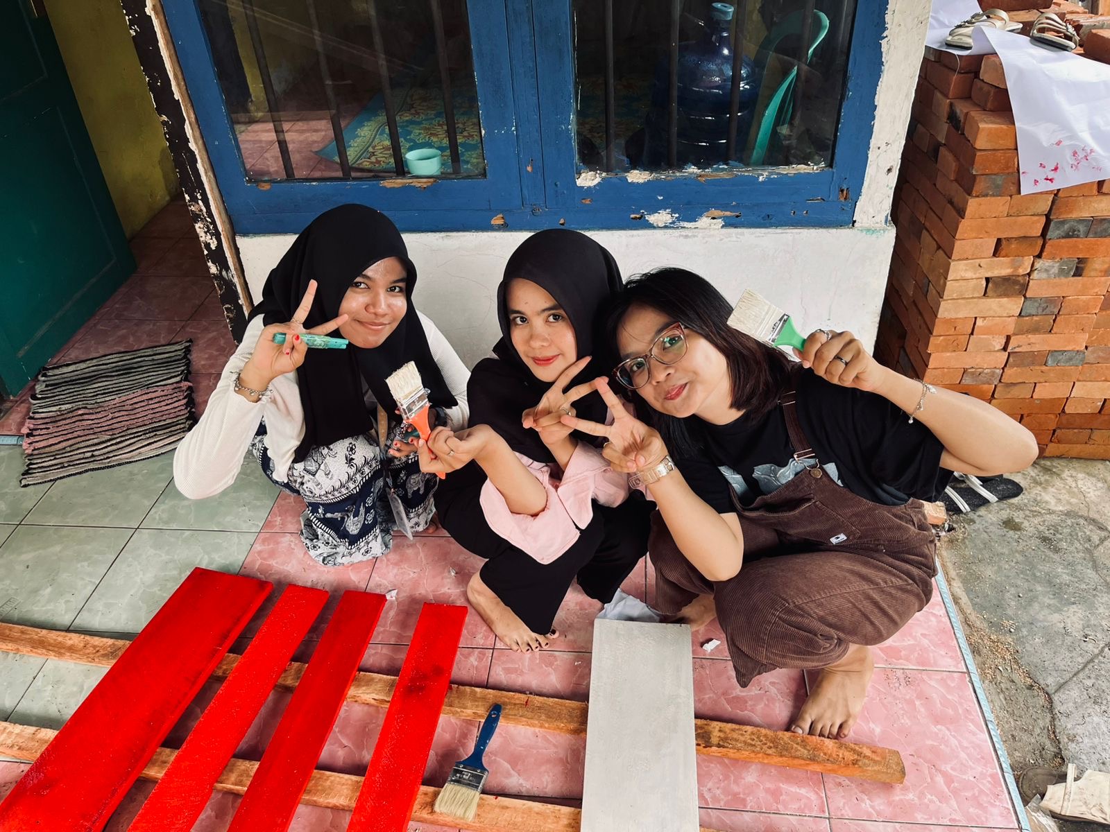 Proses pembuatan papan edukasi