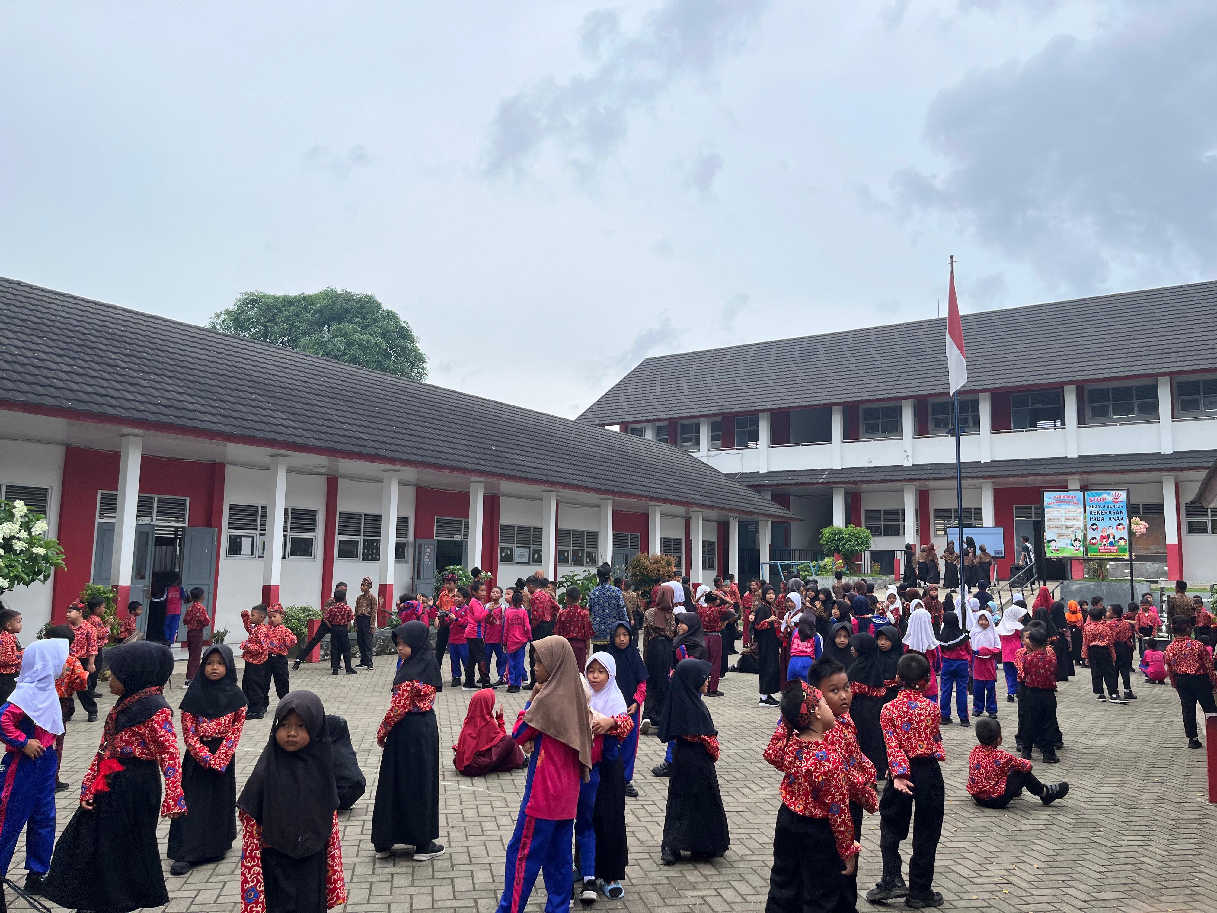 Senam bersama di sd penurunan