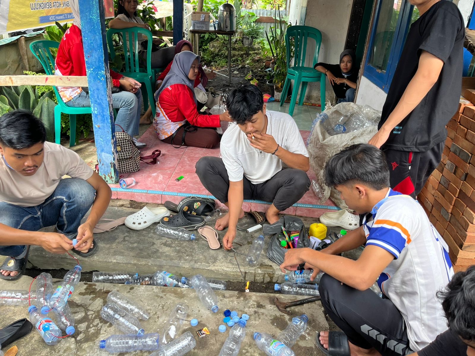 Pemeriksaan botol bekas 