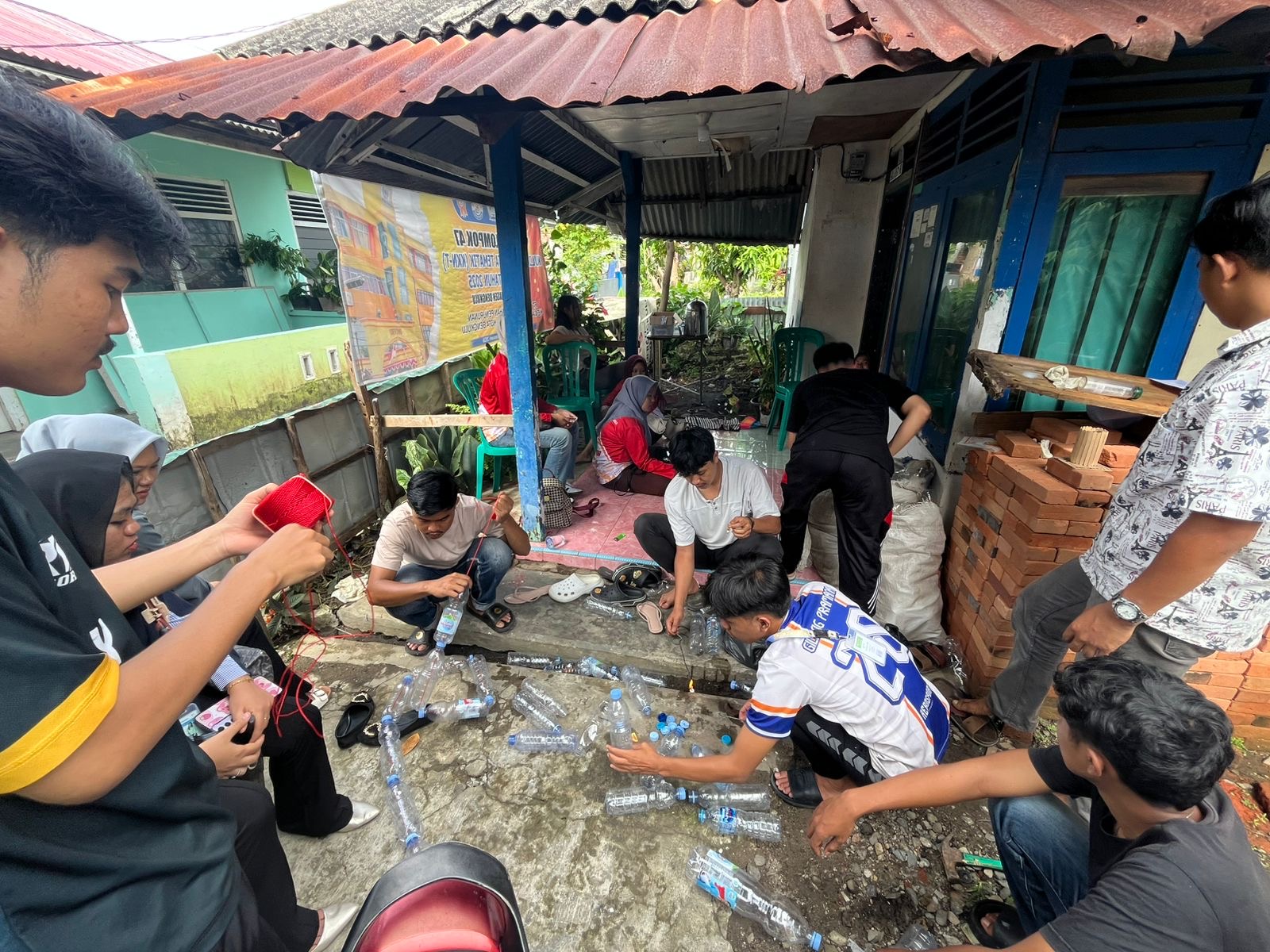 Pengecekan dan memilih botol bekas