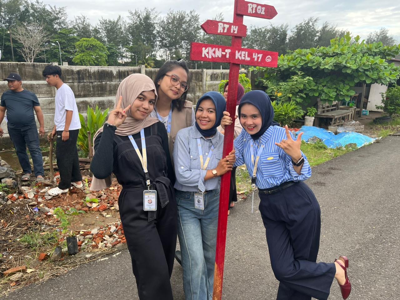 Bahagia nya itu loh bahagia banget