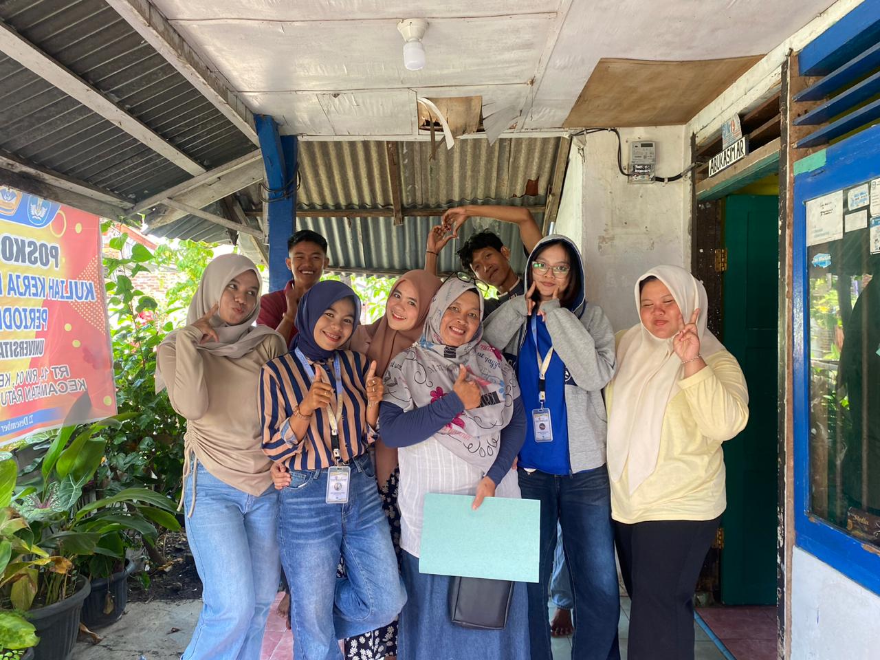 Foto bersama ibu DPL 