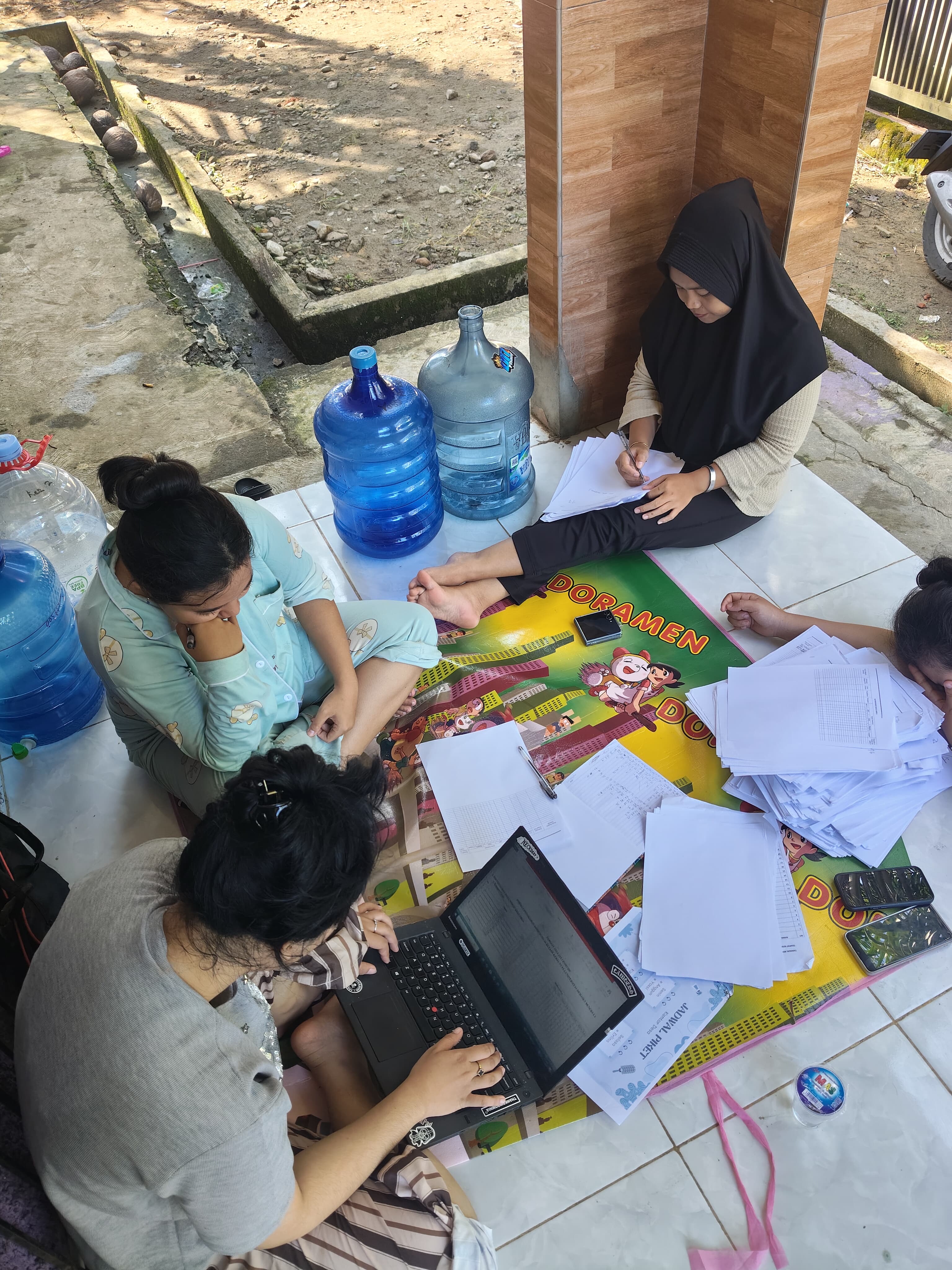 Melanjutkan pembuatan teli-teli