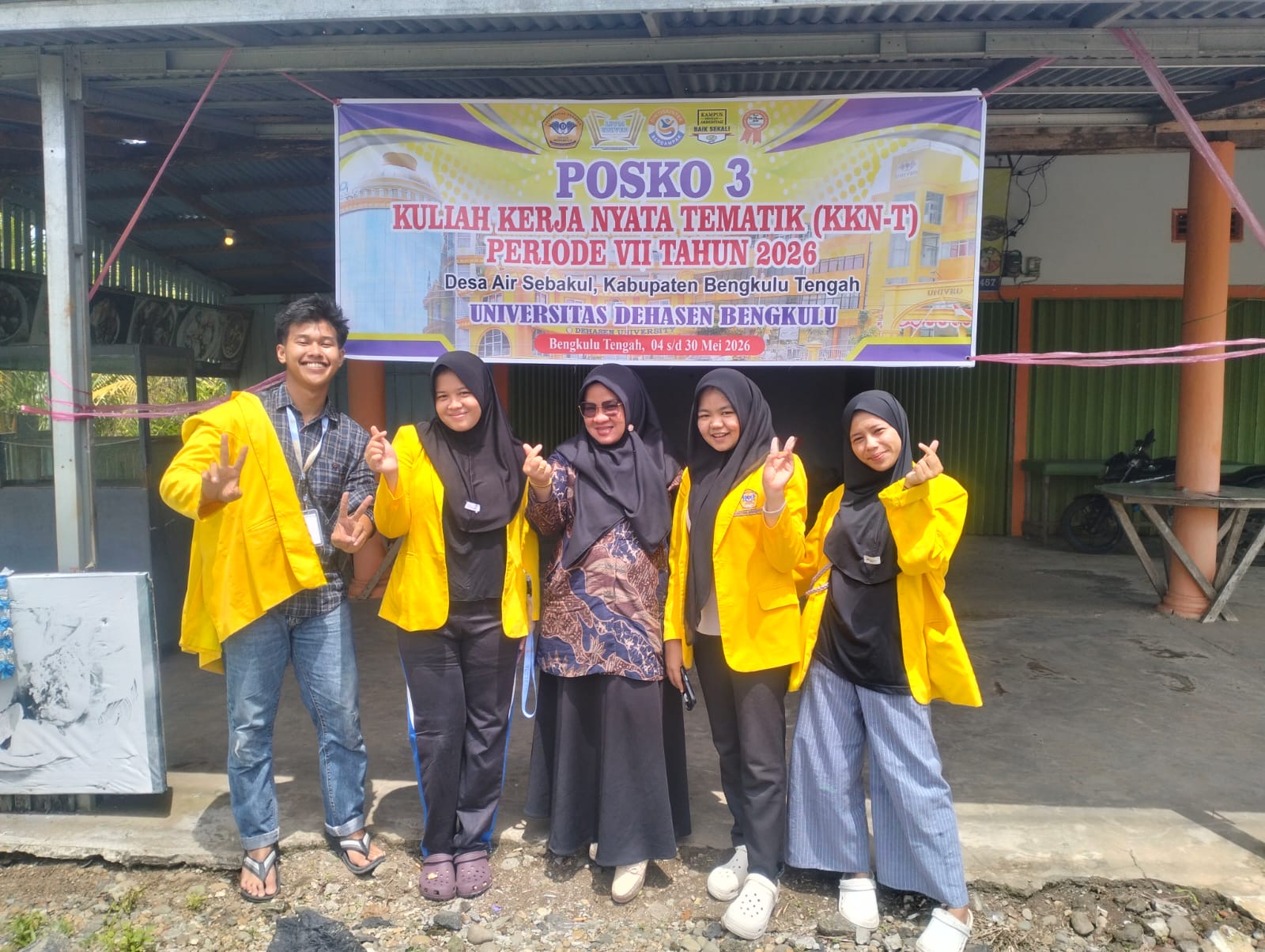 Kunjugan dan bimbingan dpl ke posko