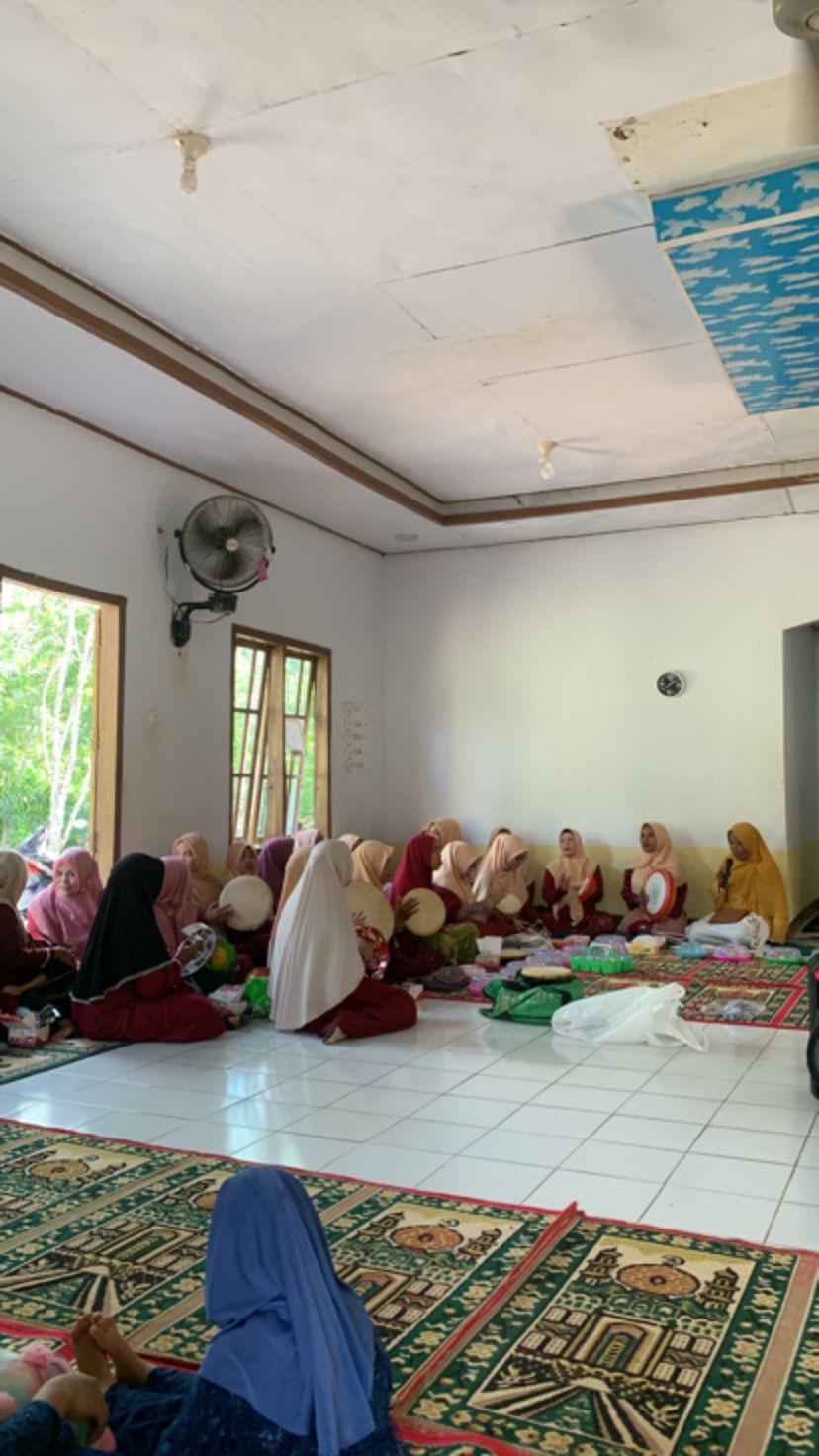 pengajian bersama warga dimushola desa air sebakul