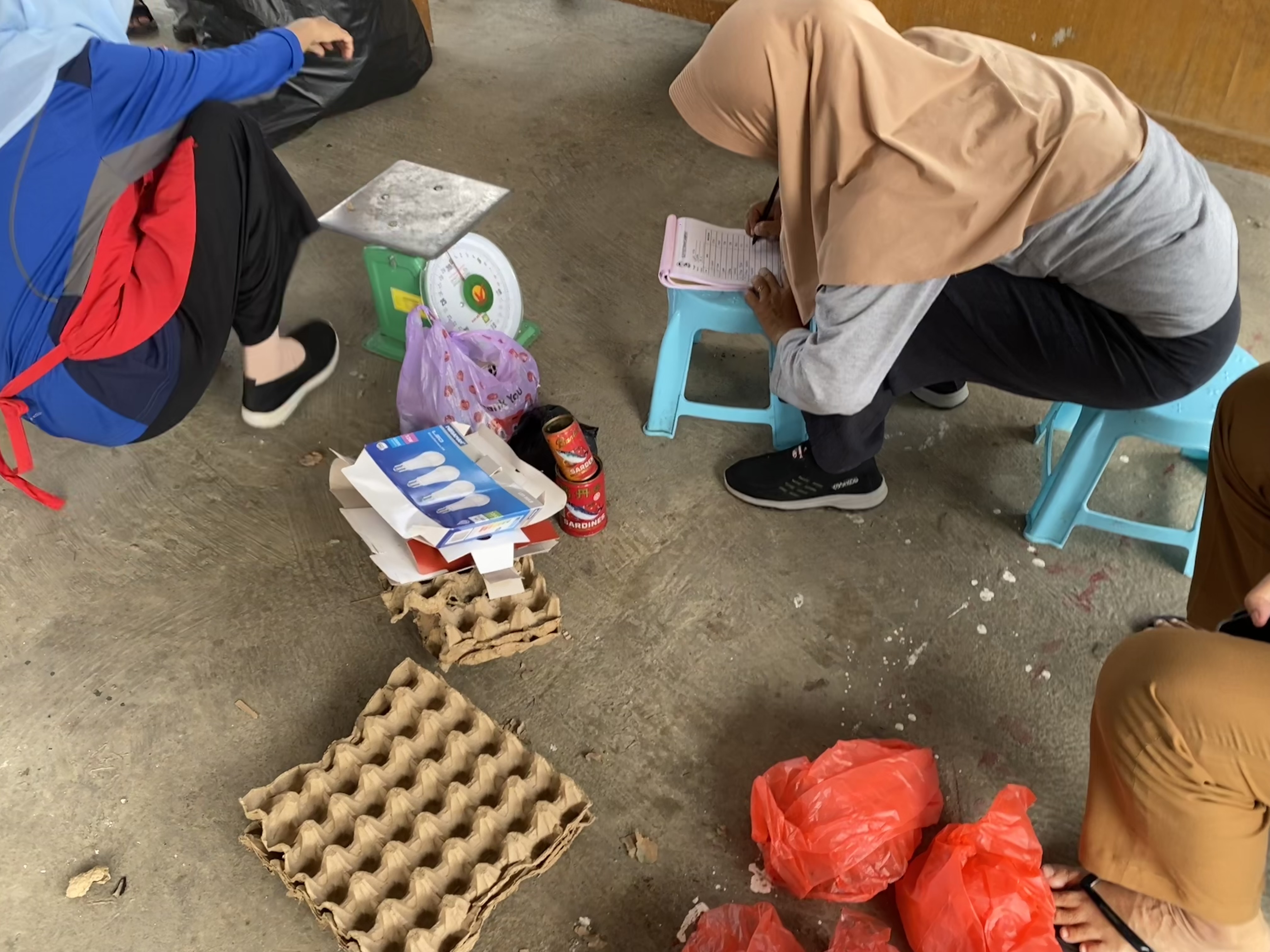 Menimbang Sampah