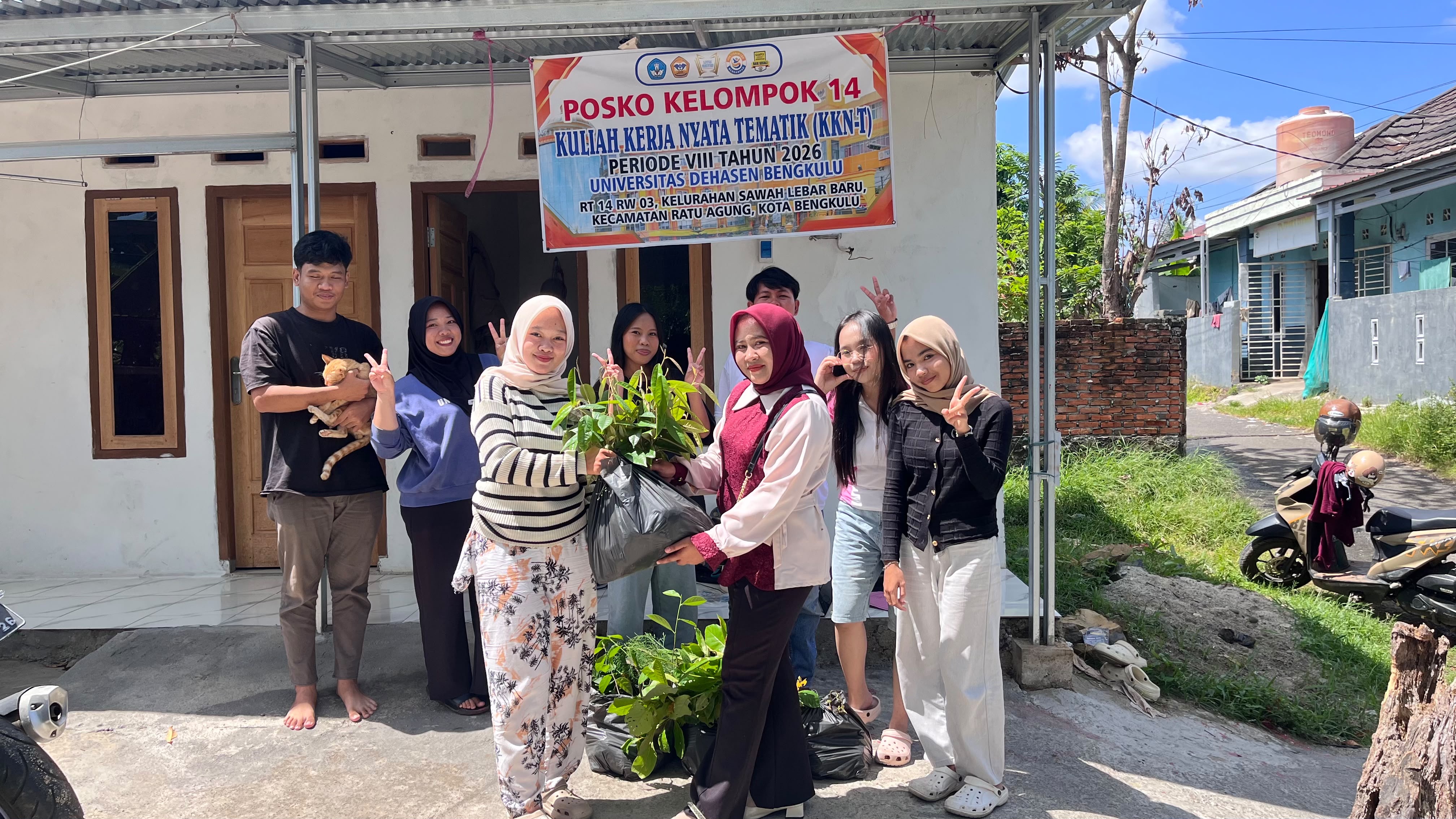 Serah Terima Bibit Dari DPL 