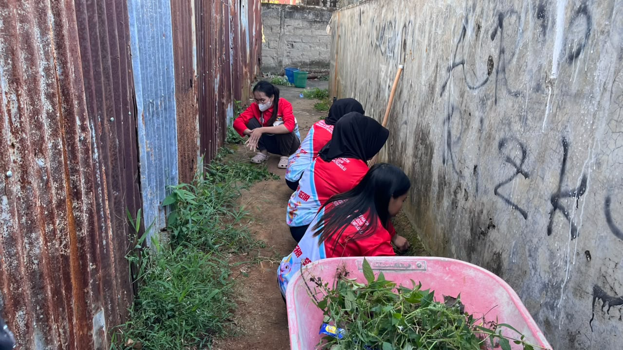 Gotong Royong Bersama Warga