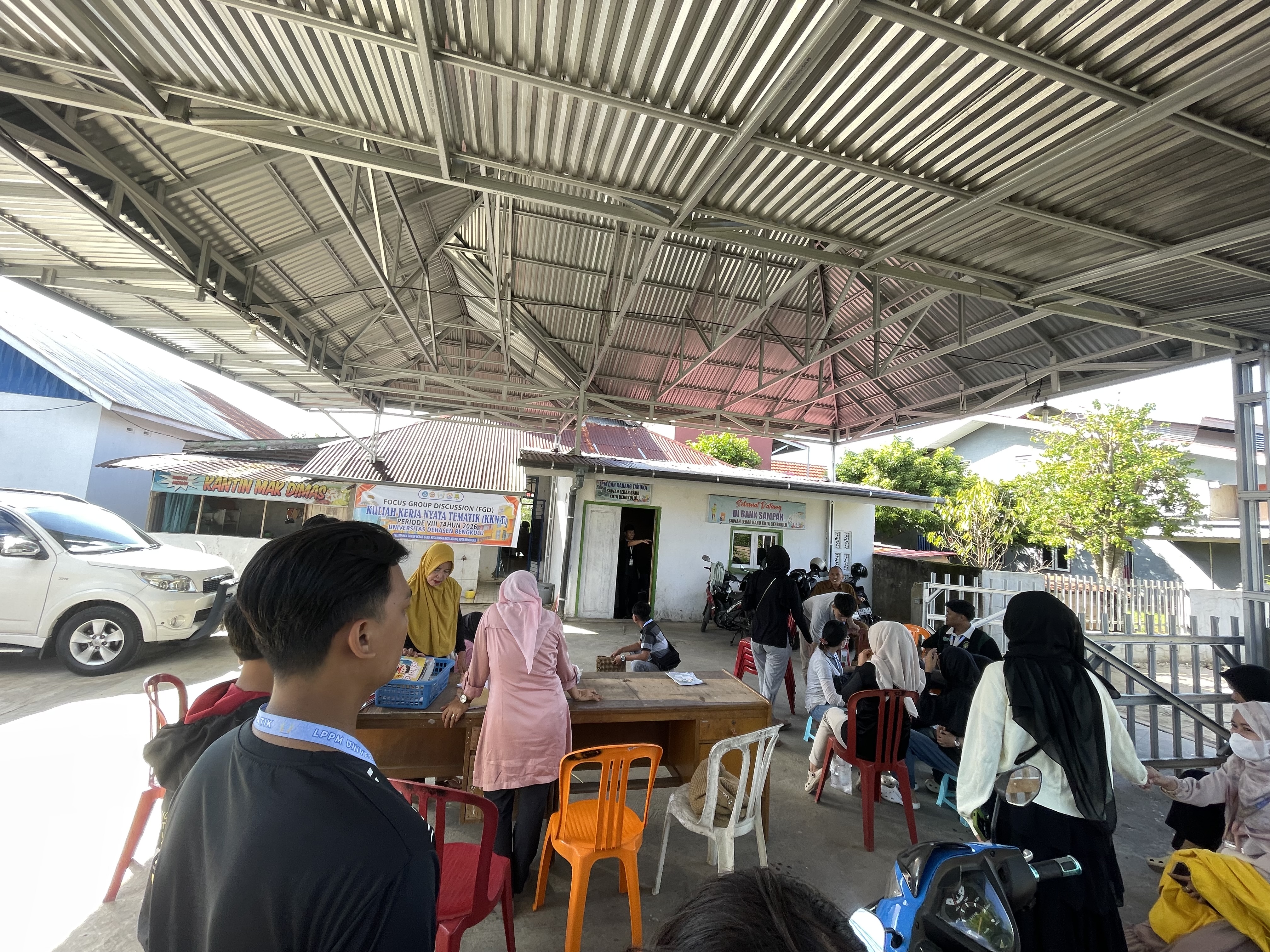 BERKUNJUNG BANK SAMPAH