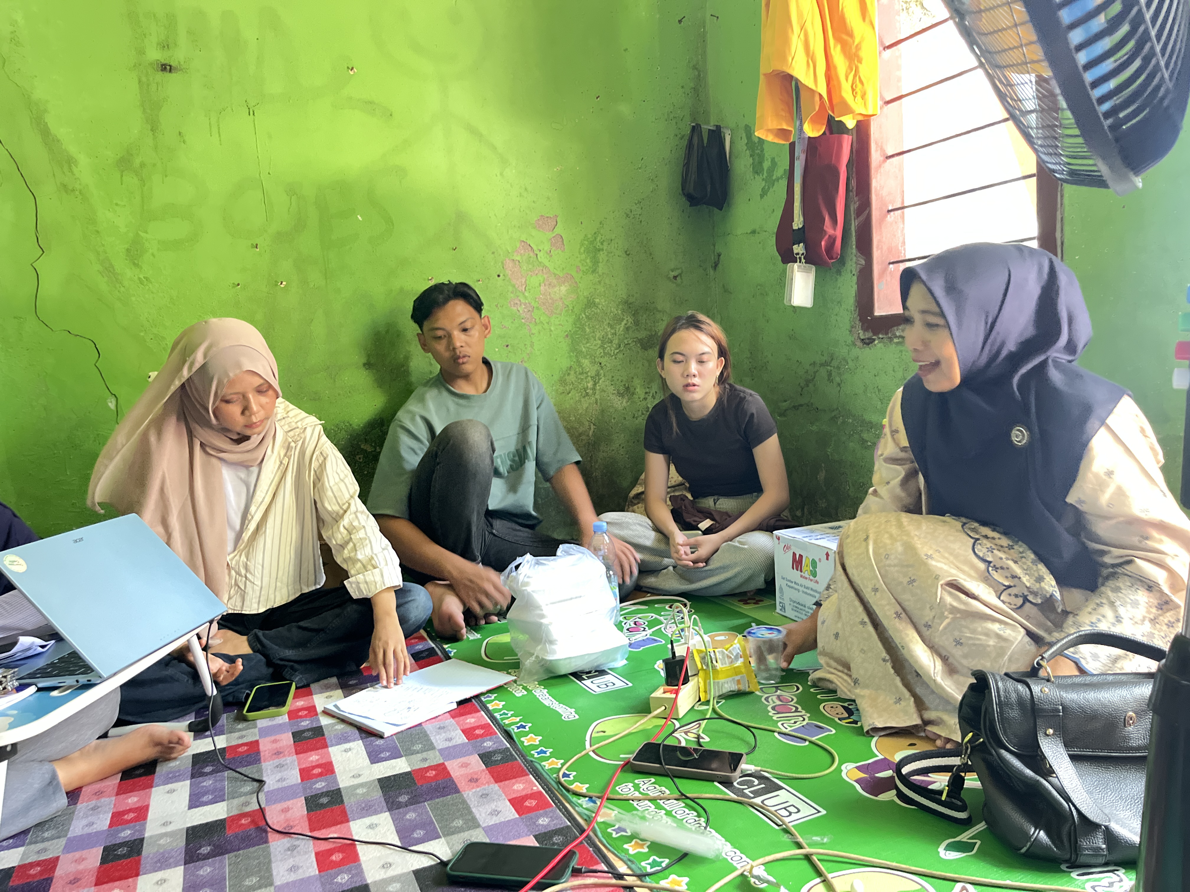 Kunjungan ibu DPL ke posko KKN kelompok 17 