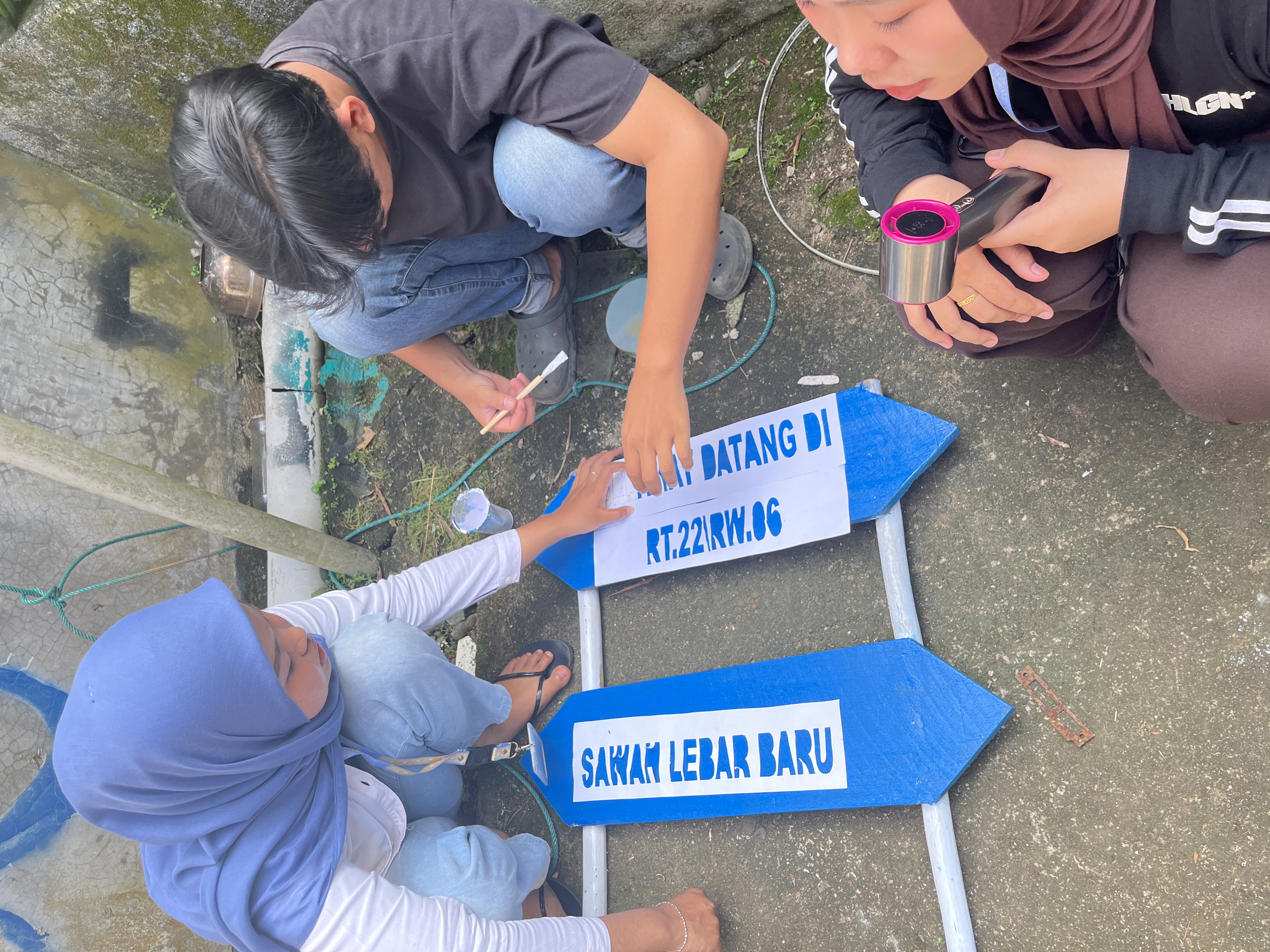 Mewarnai proker Plang perbatasan RT