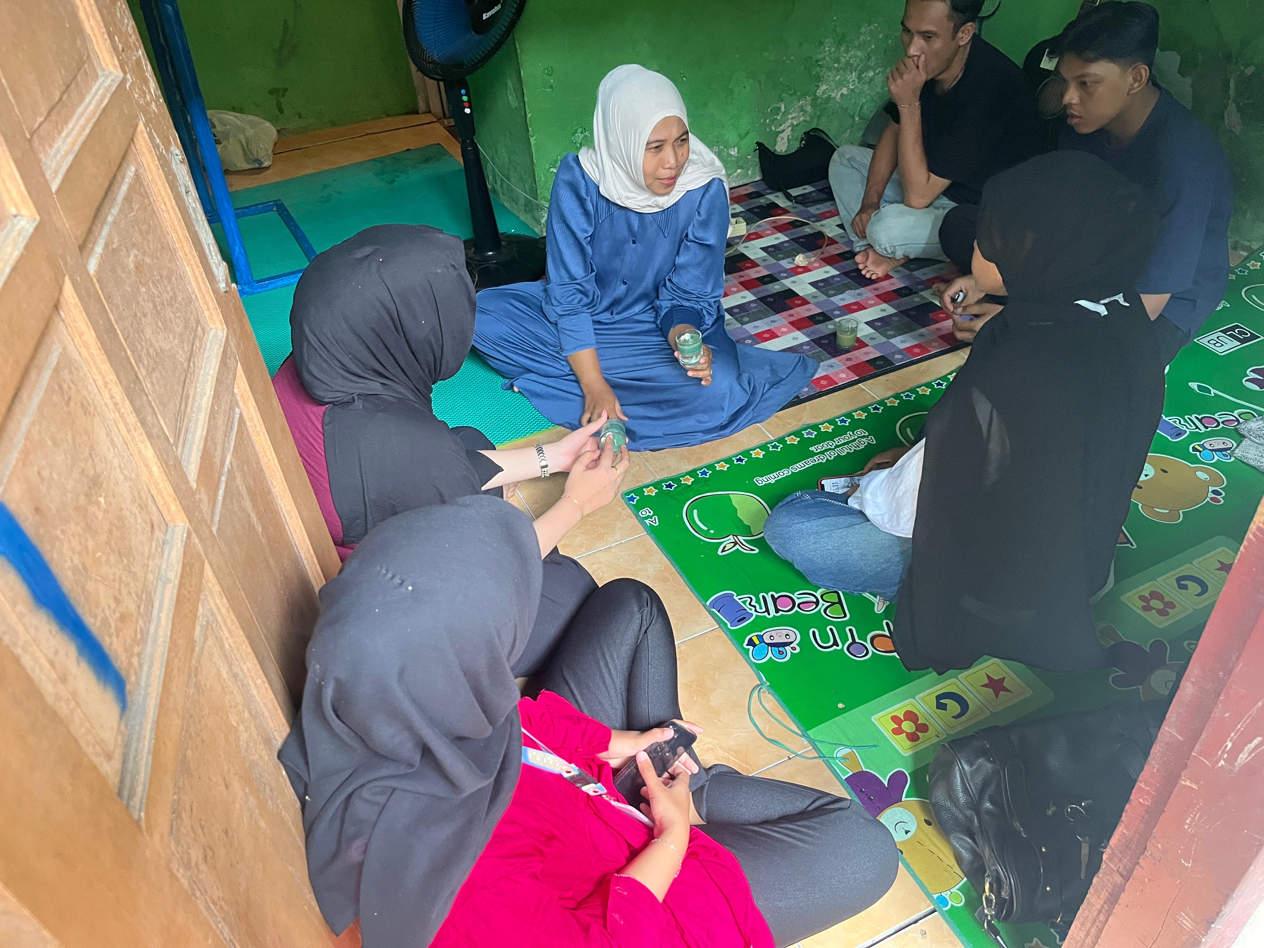 Kunjungan Ibu DPL ke posko KKN kelompok 17