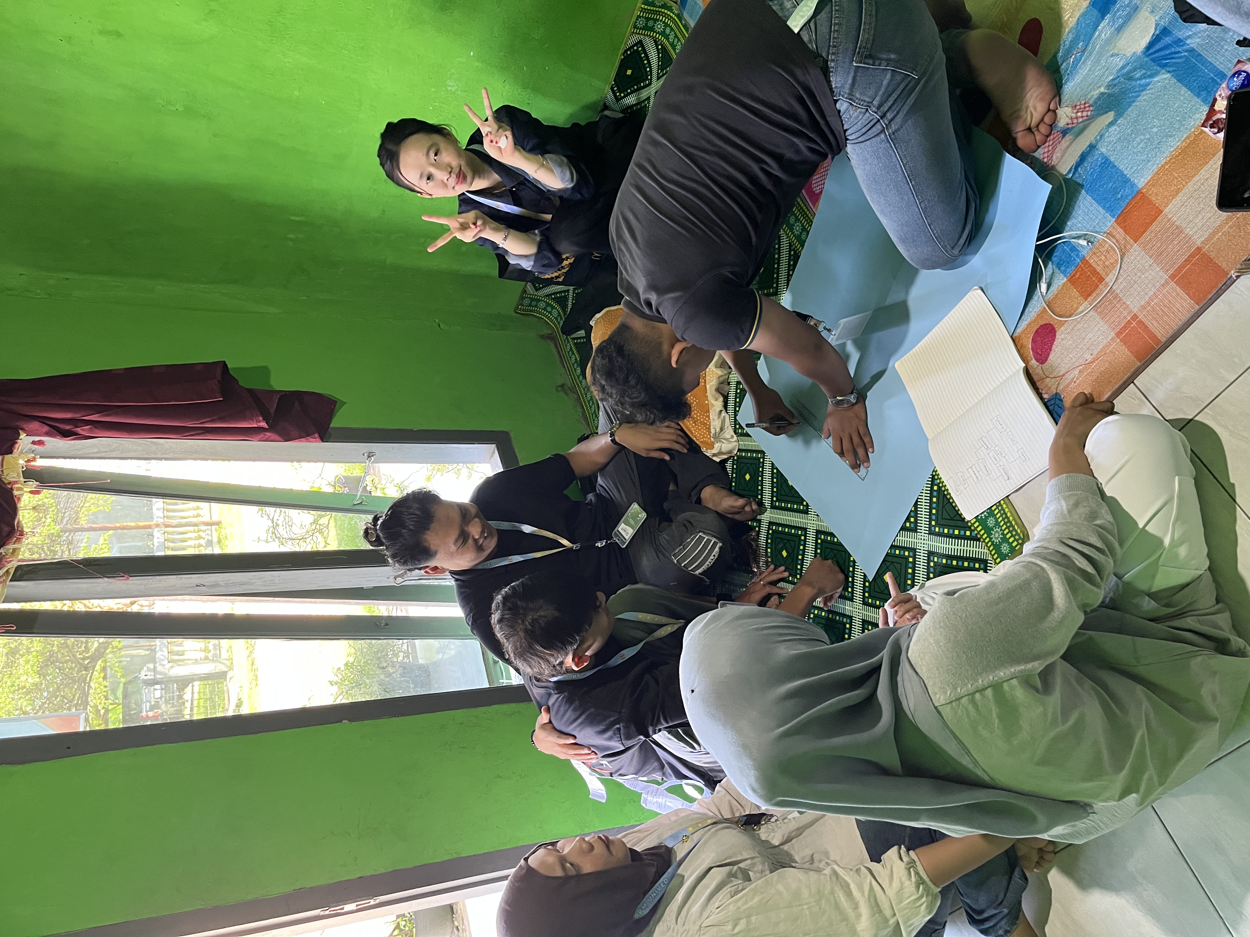 Pembuatan struktur di posko