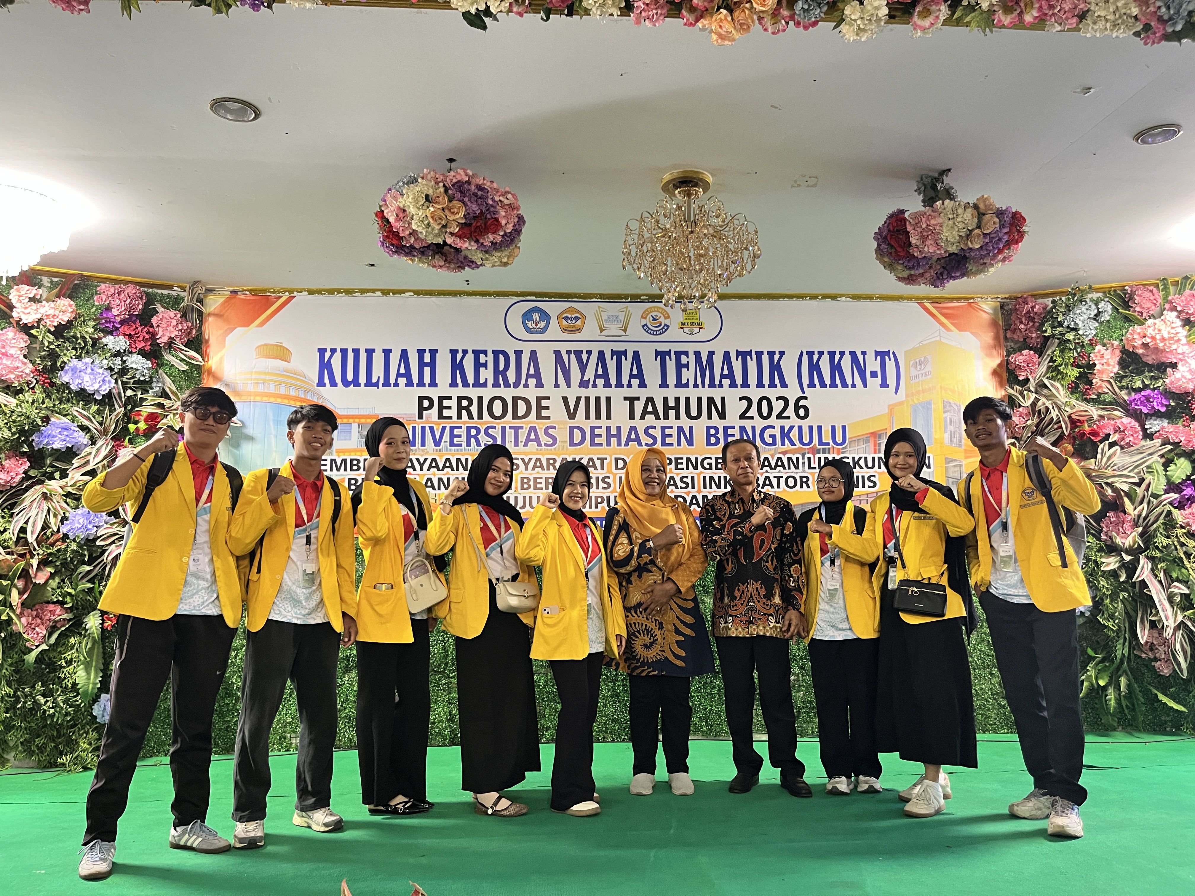 Foto Bersama Dosen Pembimbing Lapangan (DPL) dan Ketua RT pada Pembukaan KKN-T Periode VIII Tahun 2026