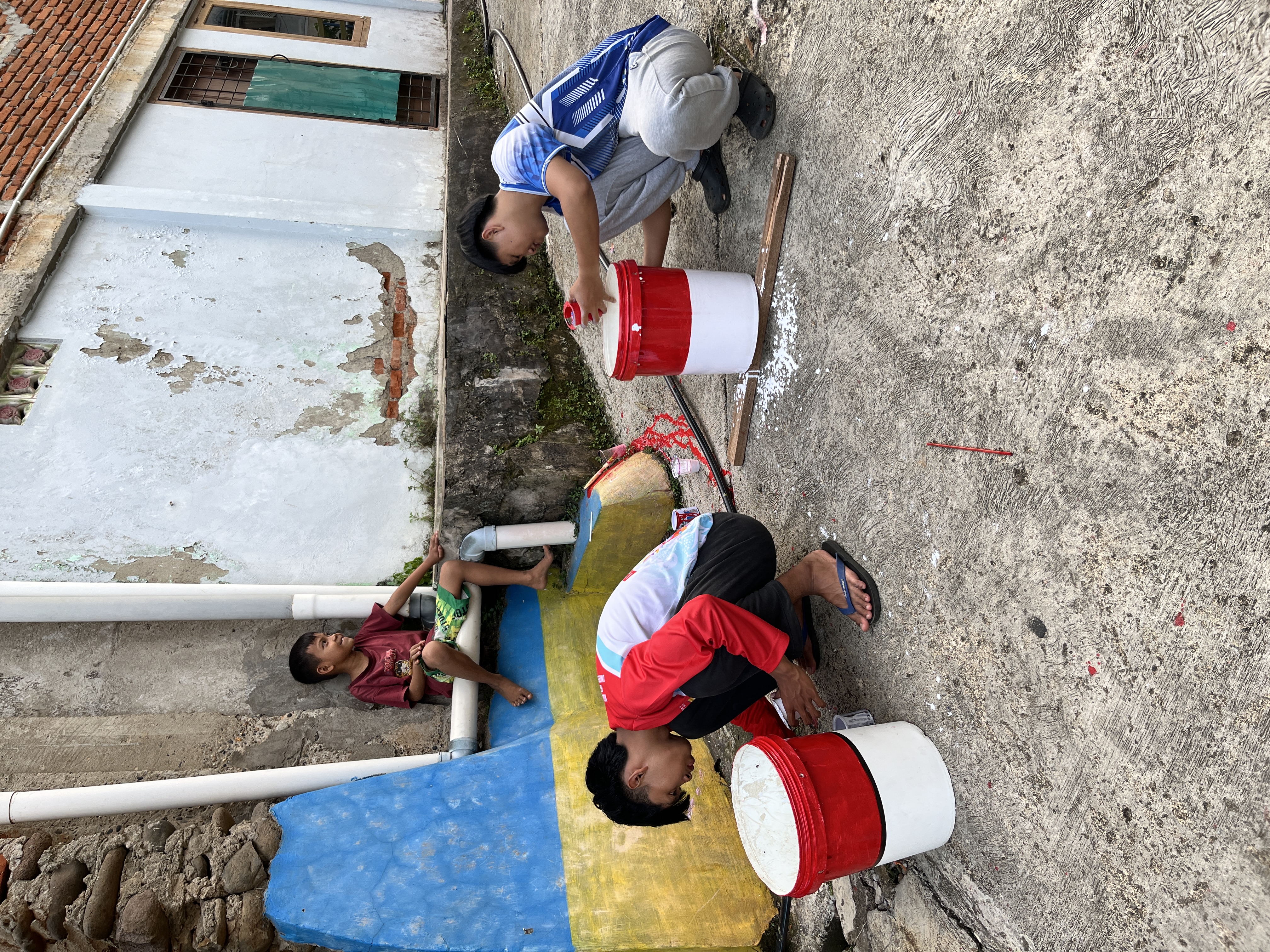 Pembuatan Bak Sampah Organik & Anorganik Kelompok 9 RT 07
