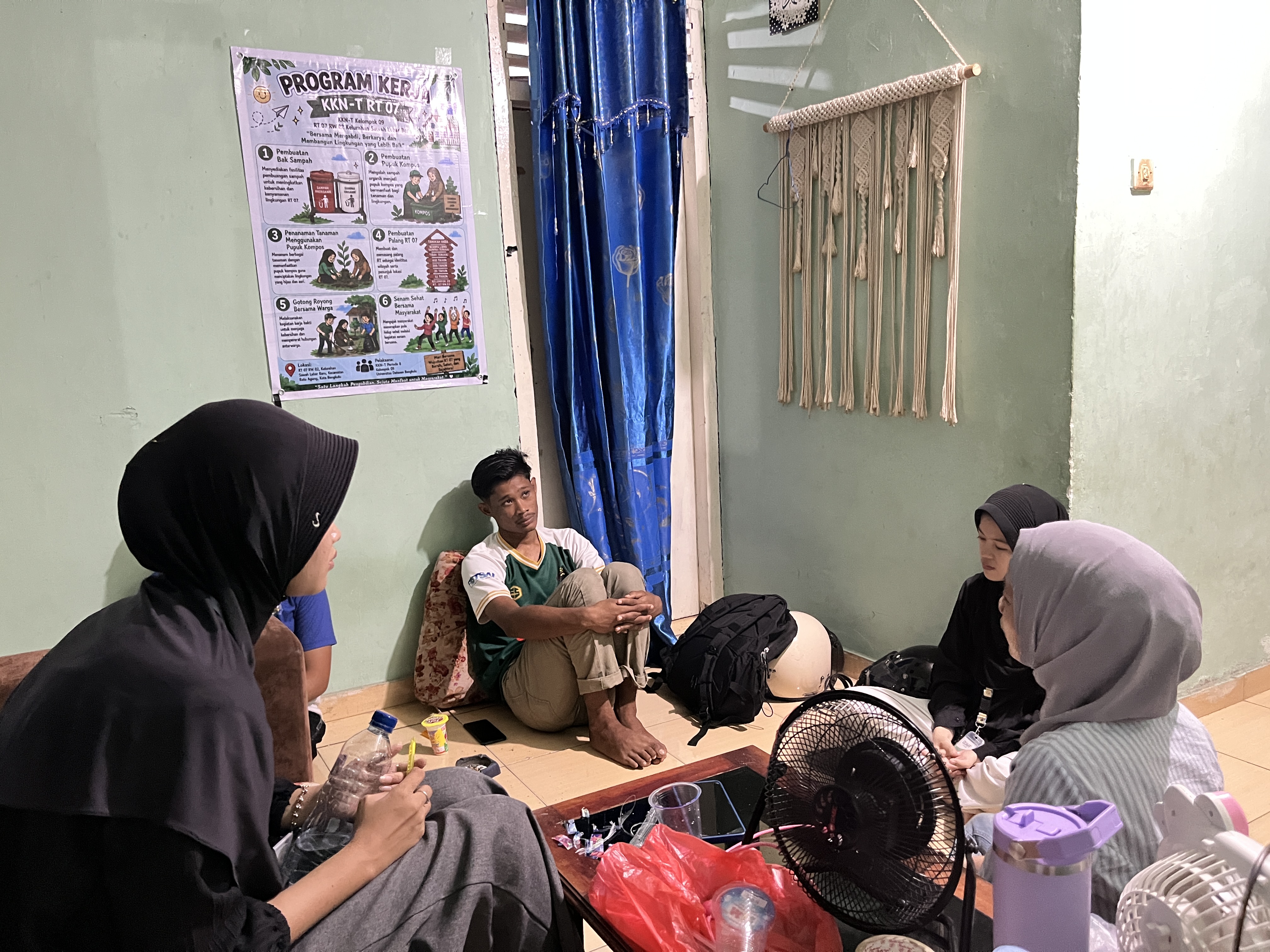 Rapat Evaluasi Mingguan KKN Kelompok 9