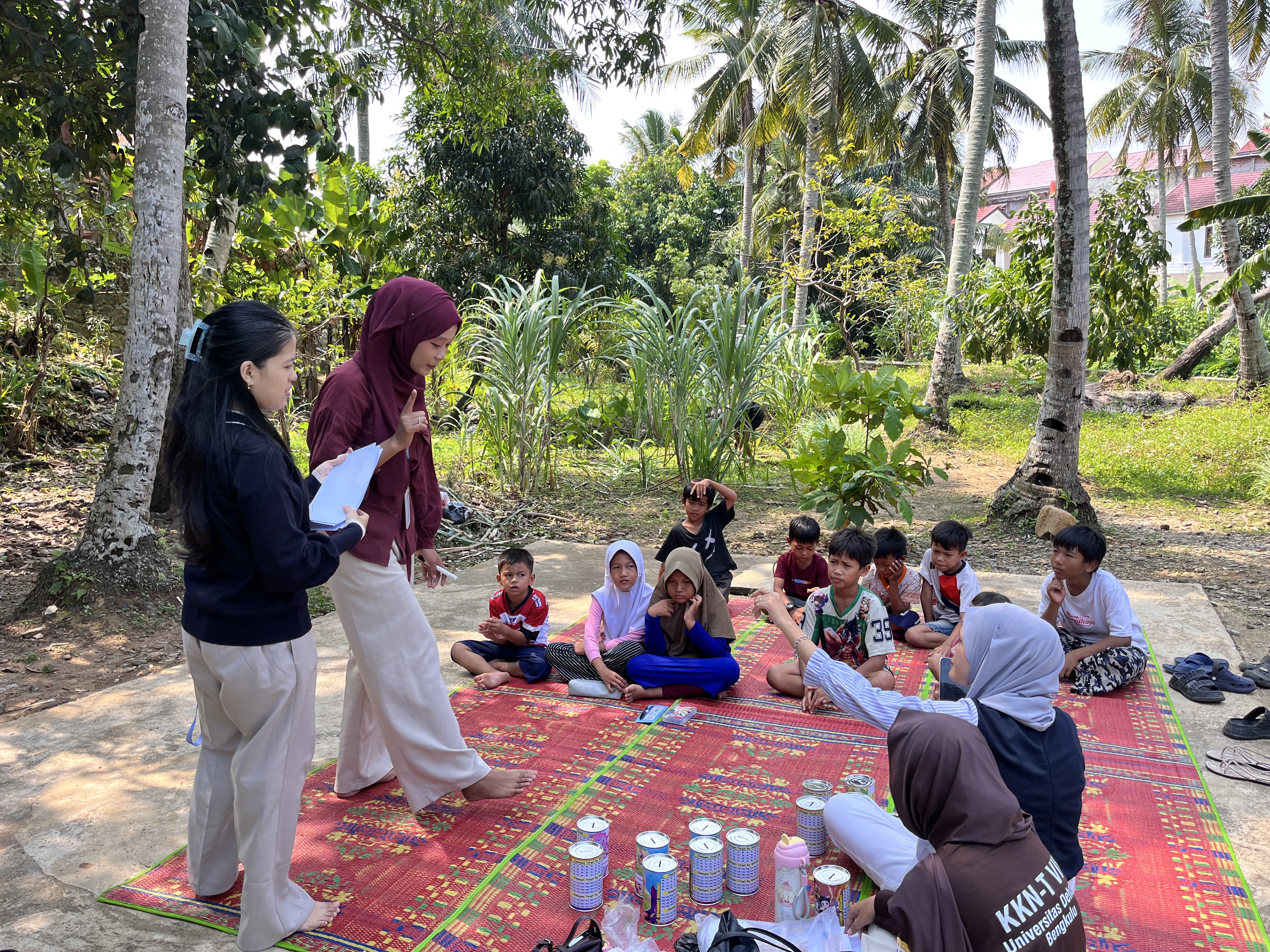 Kegiatan Menggambar Bersama Anak Anak dengan Tema 
