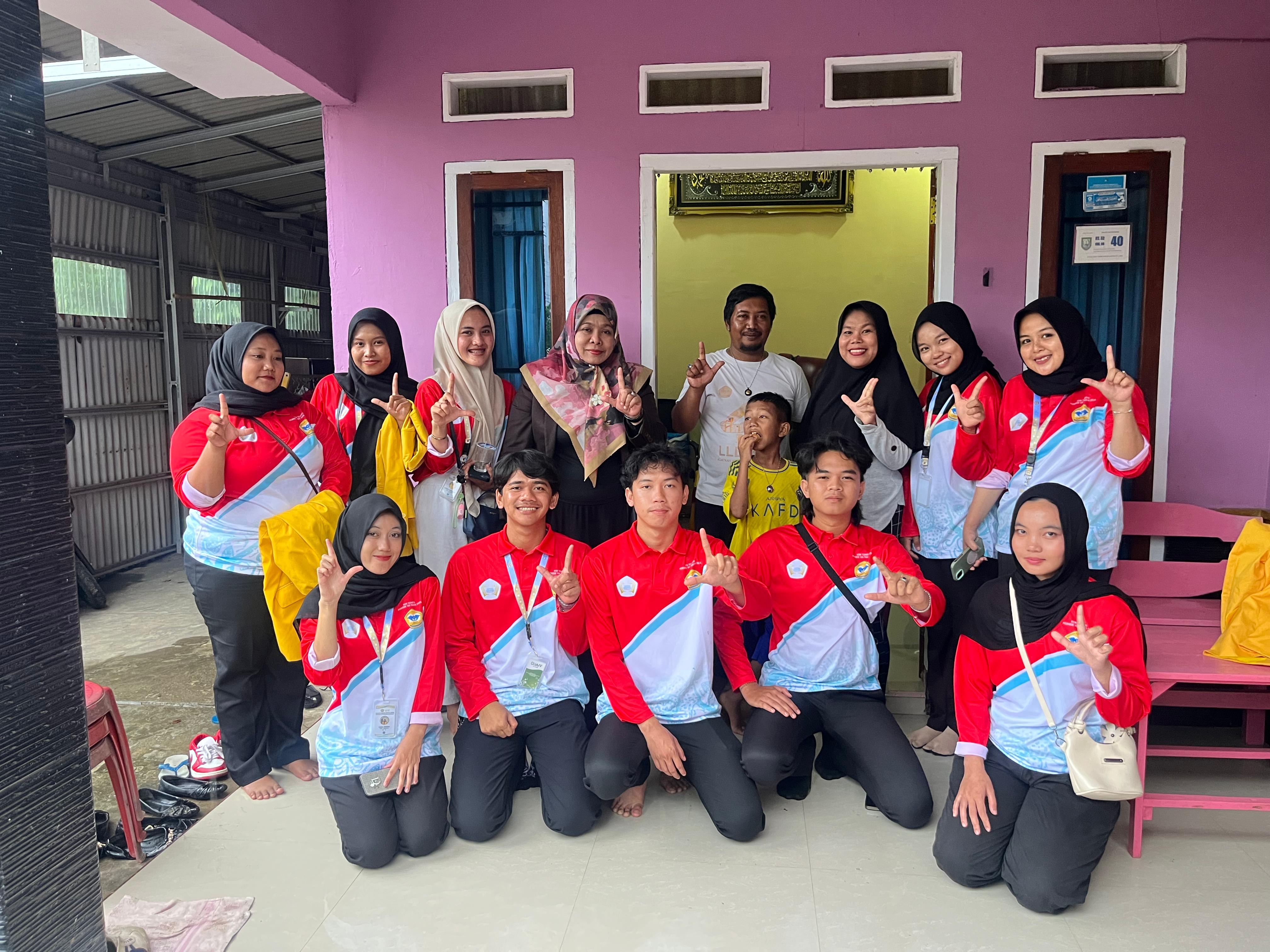kunjungan kerumah ketua rt bersama dpl