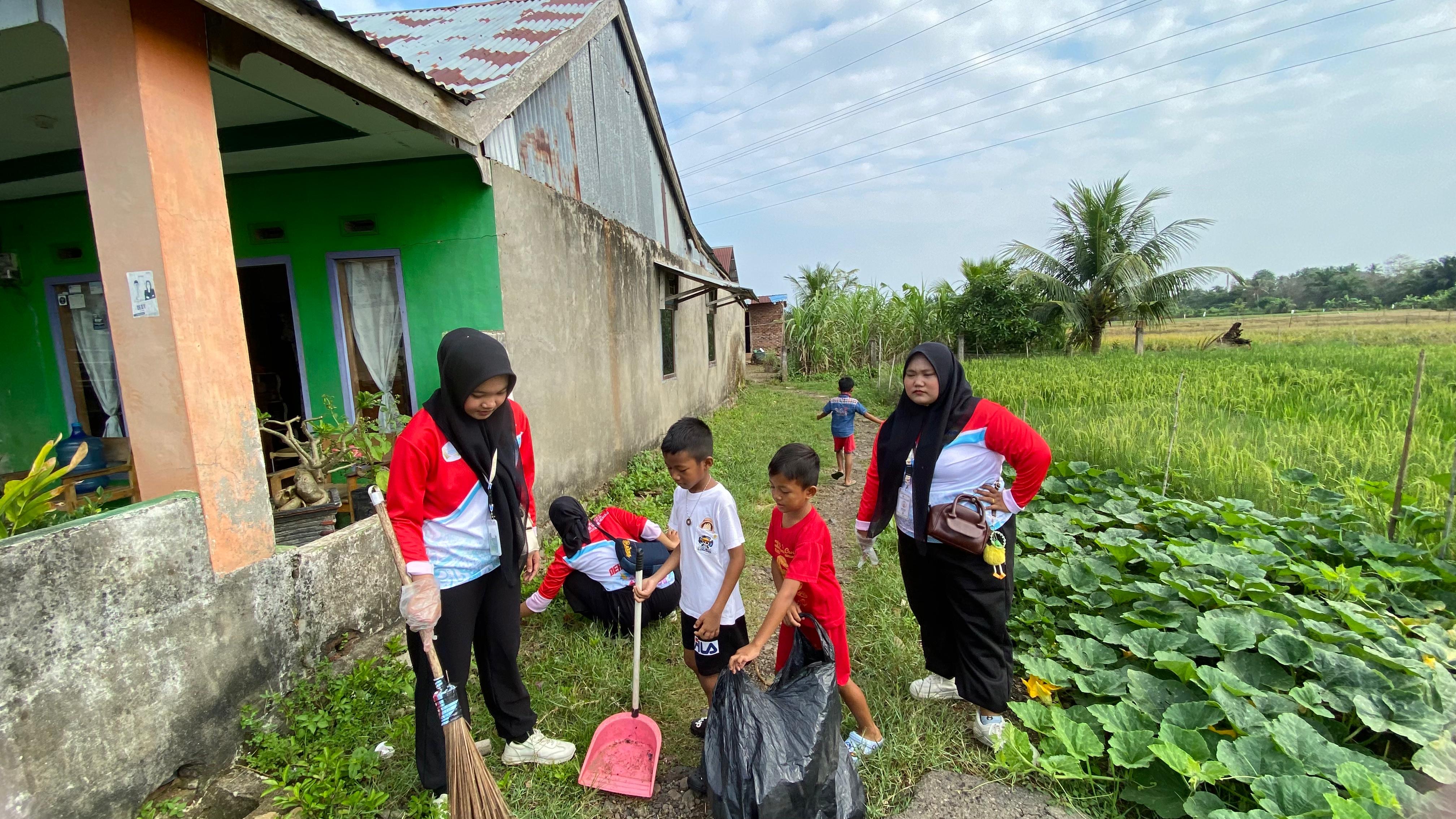 GOTONG ROYONG BERSAMA WARGA RT 32