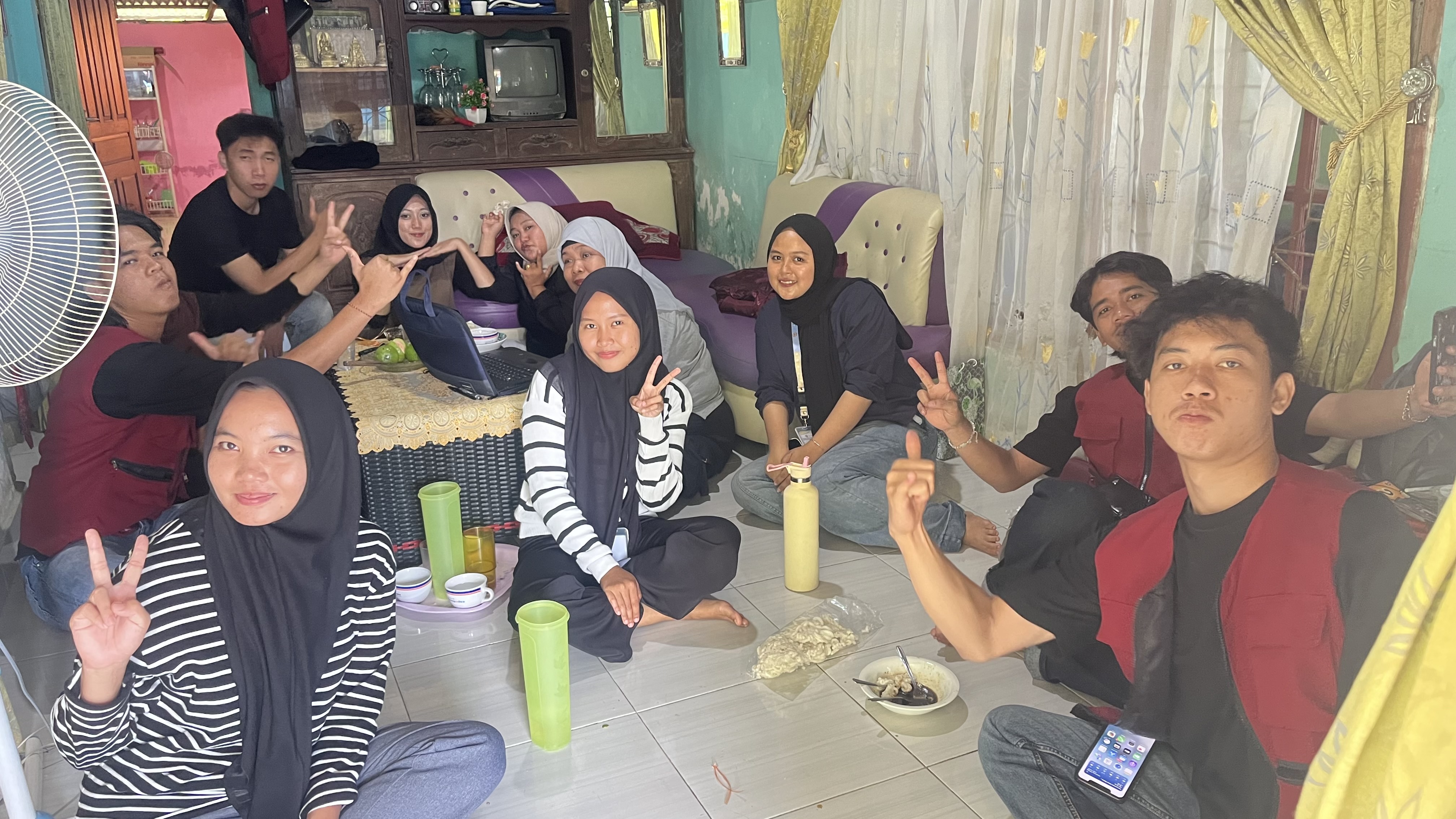 KUNJUNGAN DPL KE POSKO KKN-T KELOMPOK 19