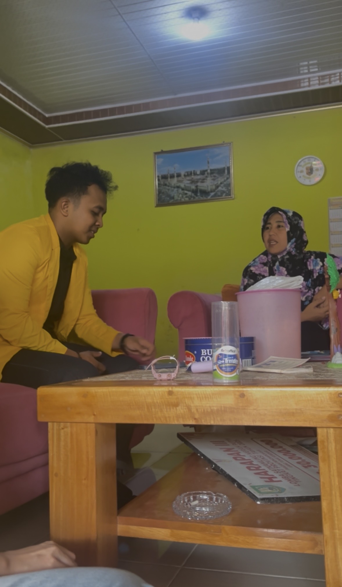 Kunjungan silaturahmi pertama di rumah ibu kadun III di desa taba pasmah survey lokasi KKN 