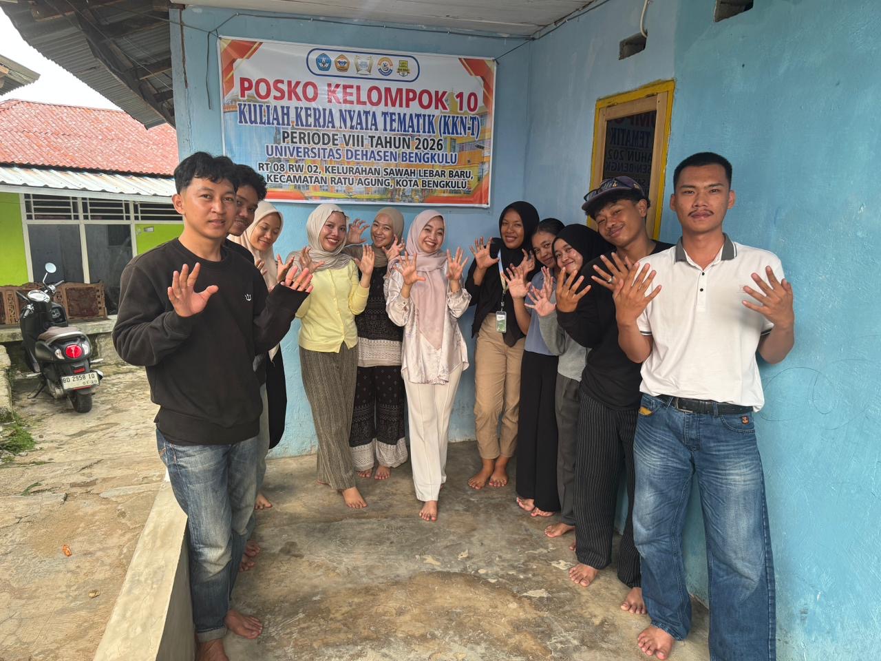 Kunjungan DPL ke posko kelompok 10.