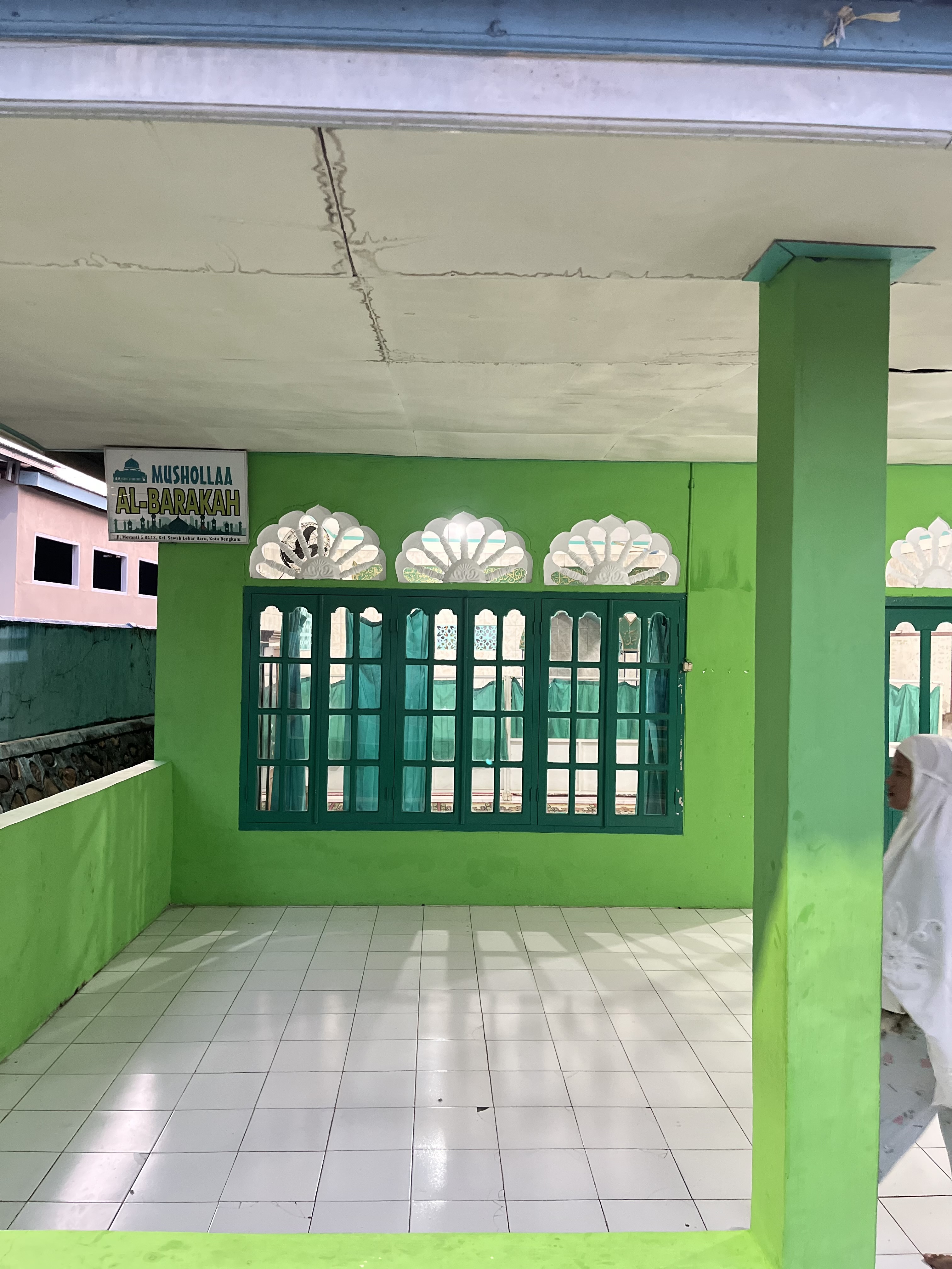mengunjungi mushollaa Al-BARAKAH DI RT 13 