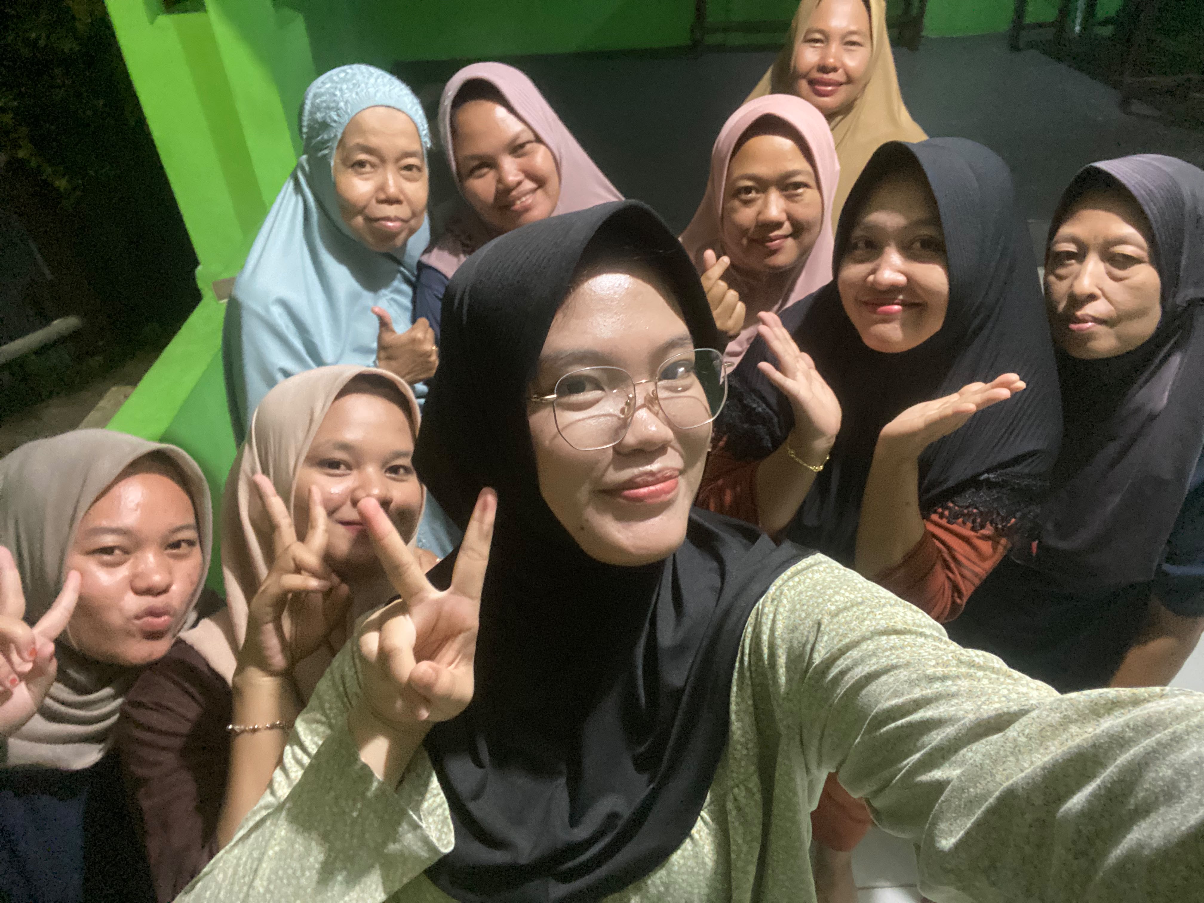 foto bersama ibuk rt 13