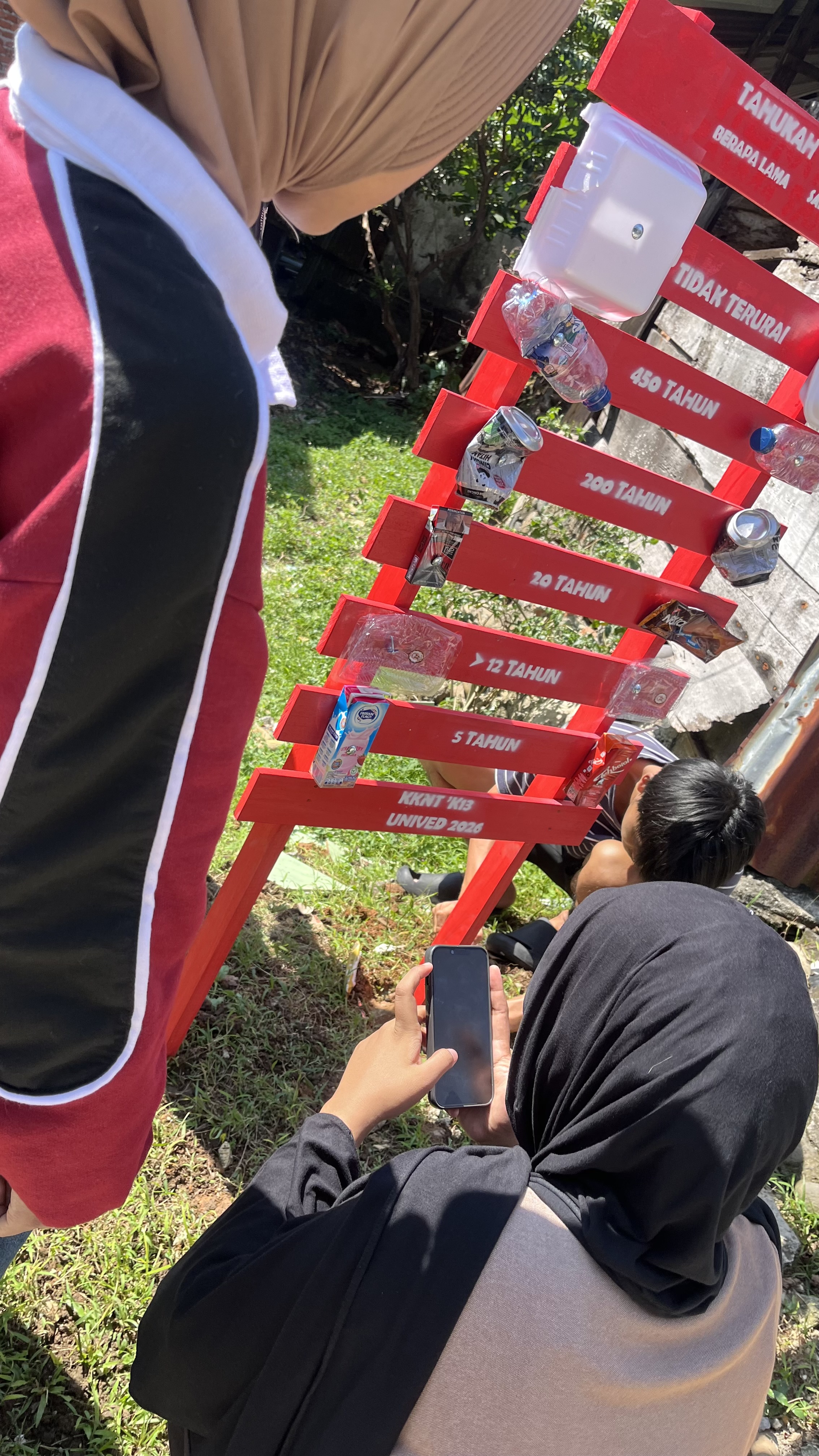 Pemasangan plang sampah