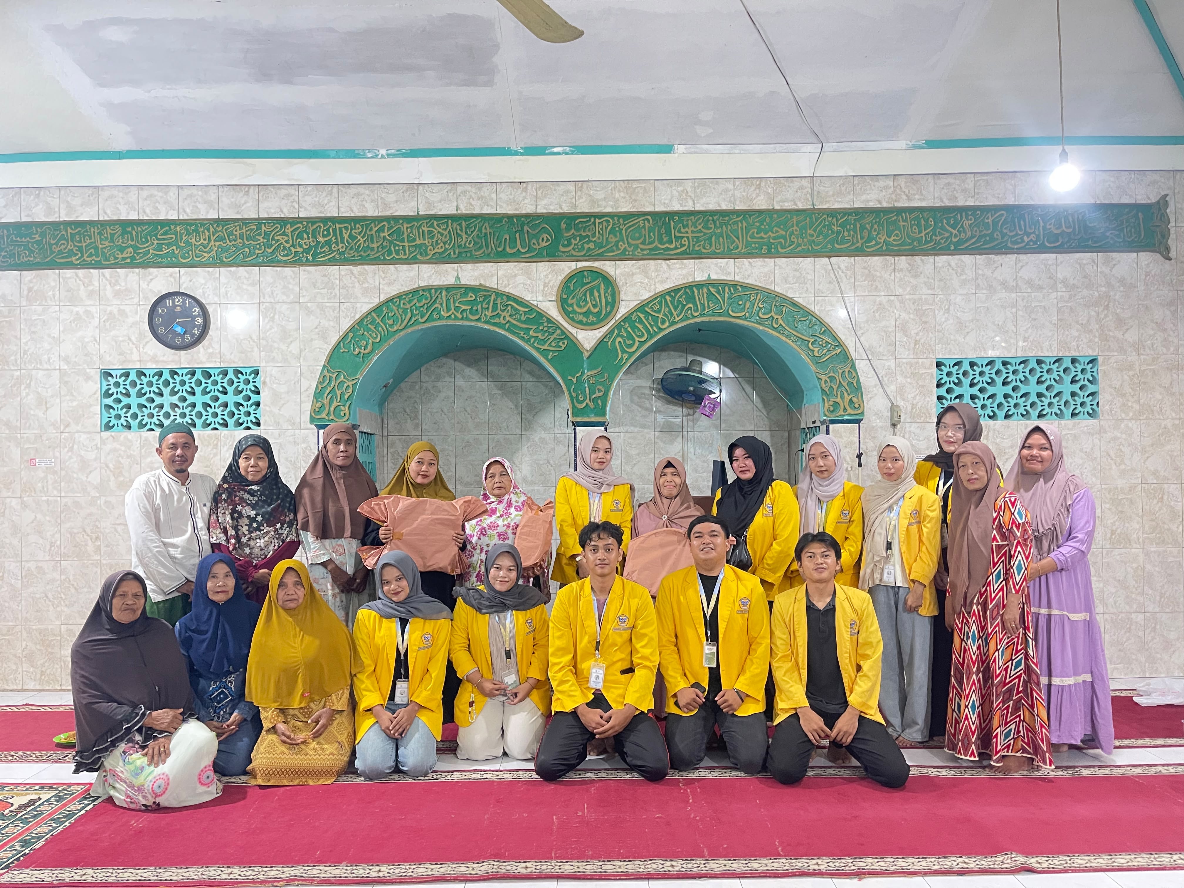 Perpisahan bersama warga RT 13 di Mushola 