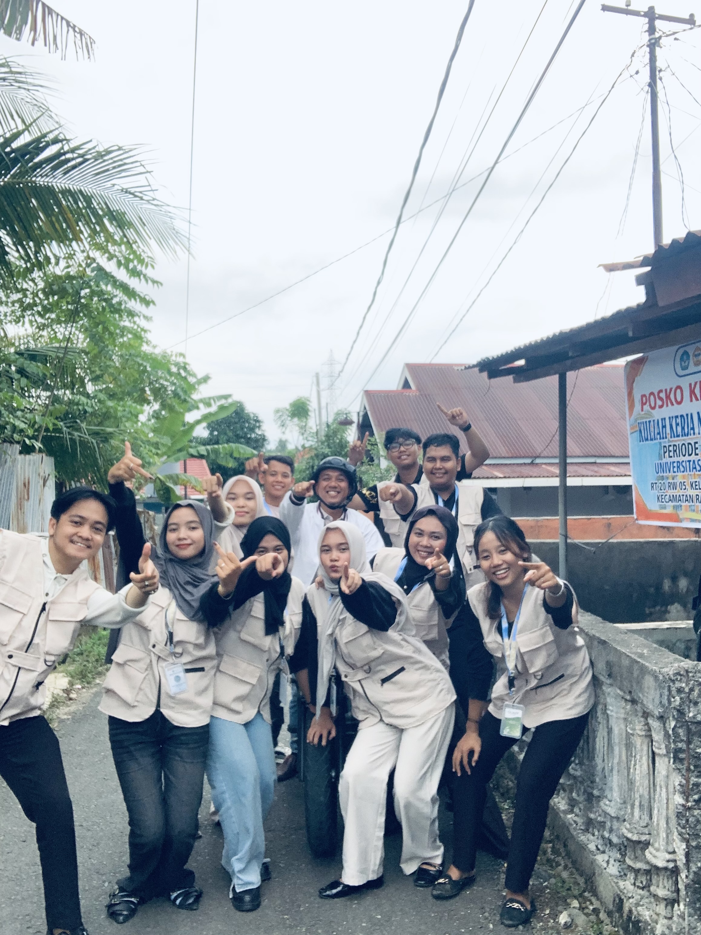 Foto bersama bapak DPL, Bapak yanto M.si sekaligus kunjungan dan membahas proker