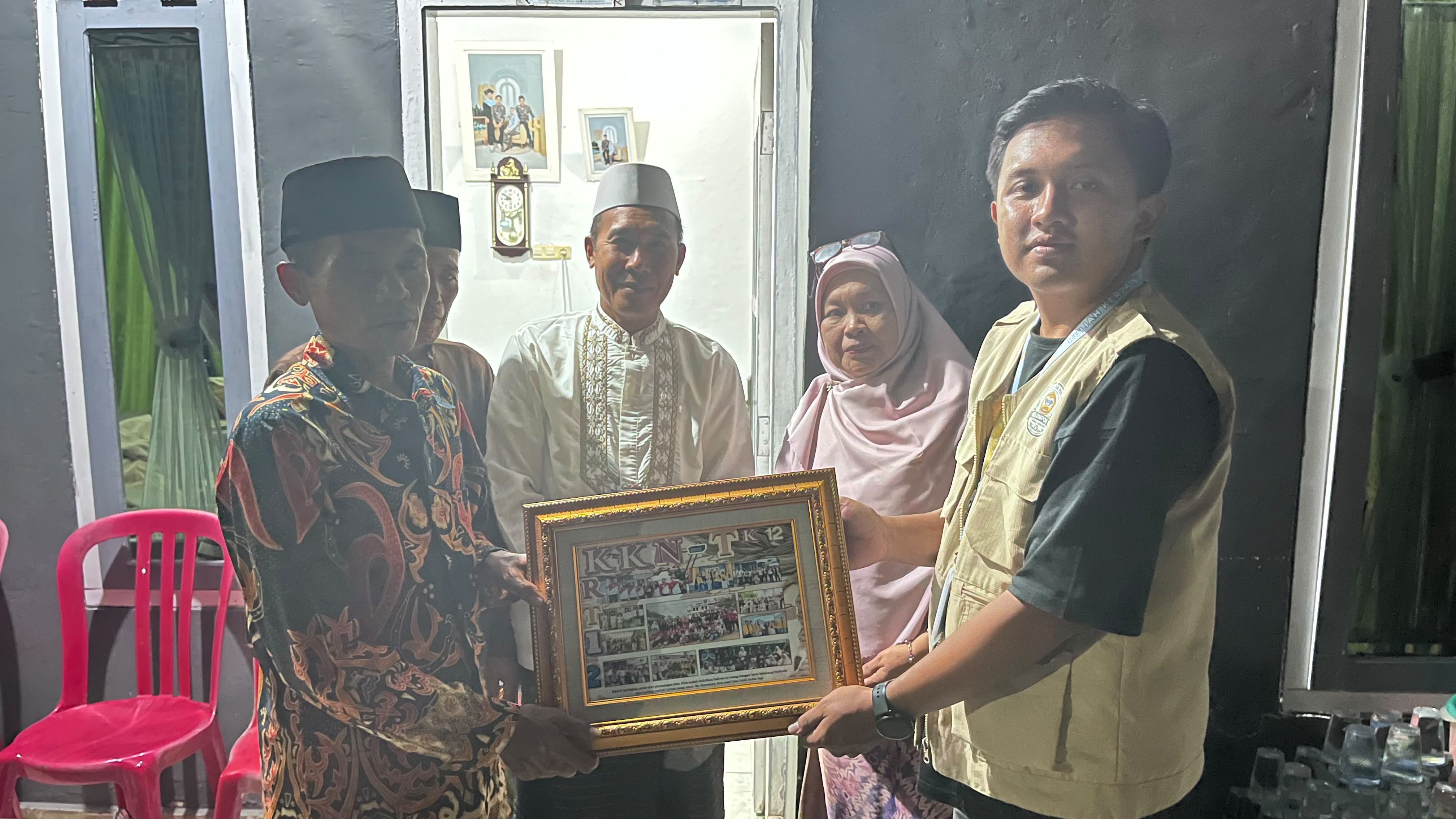 Penutupan bersama warga