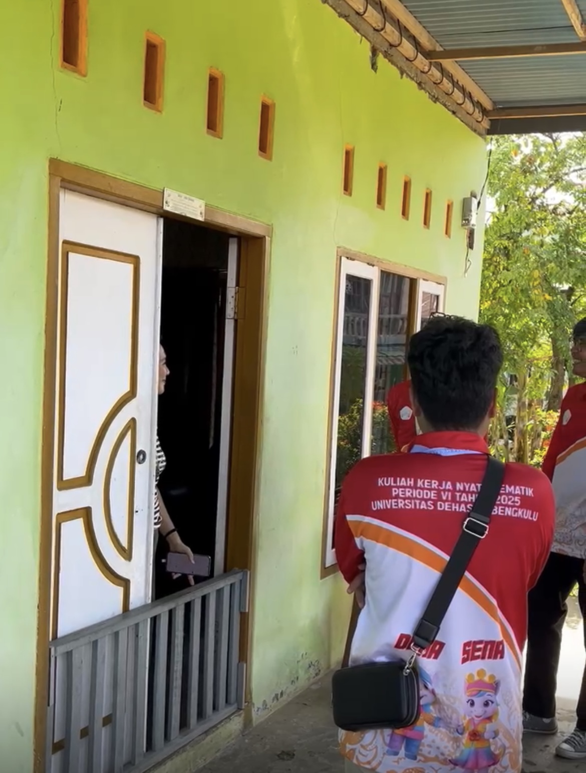 Perkenalan dan sekaligus berinteraksi dengan warga rt 19