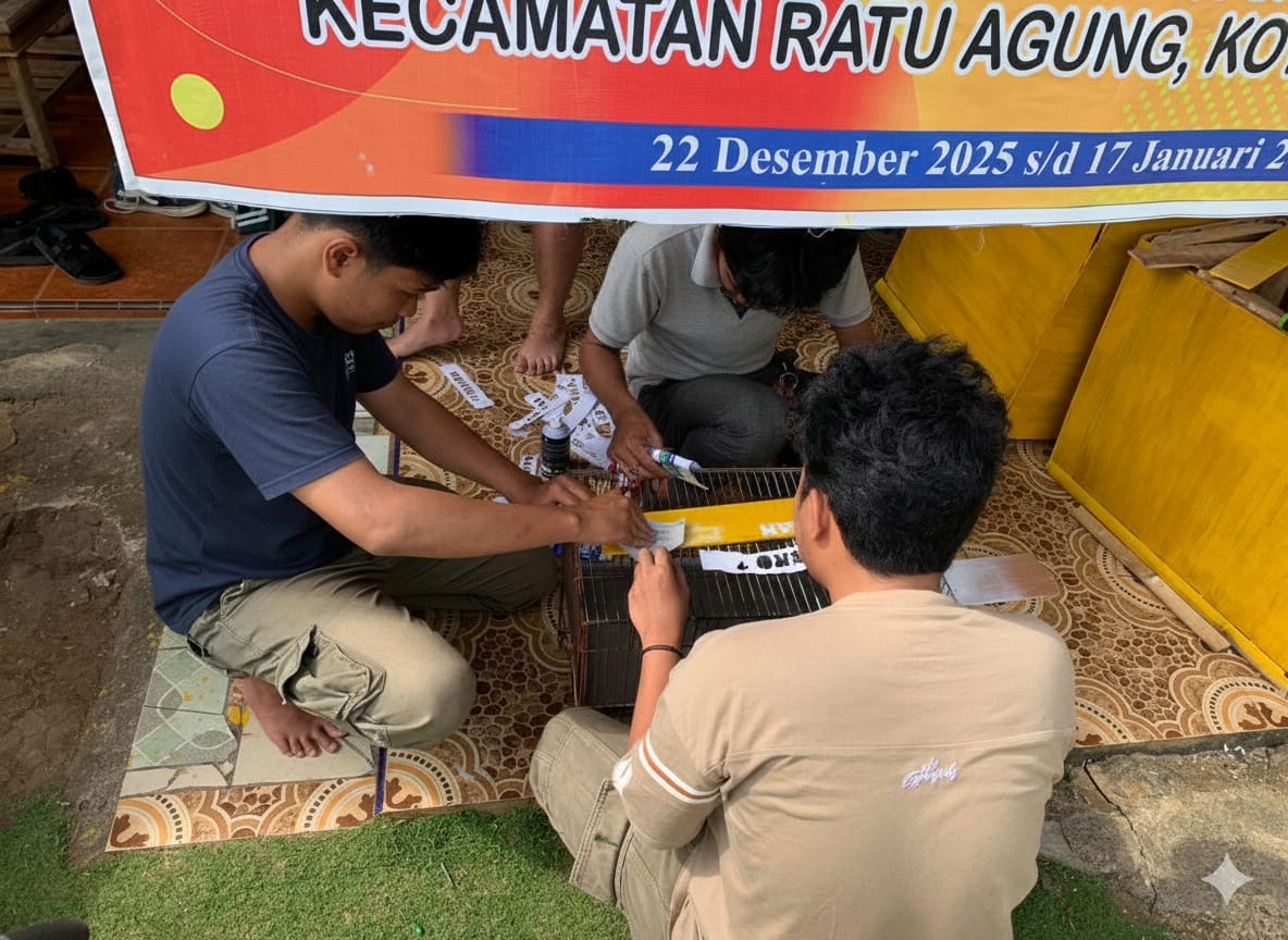 Melanjutkan pengecatan plang