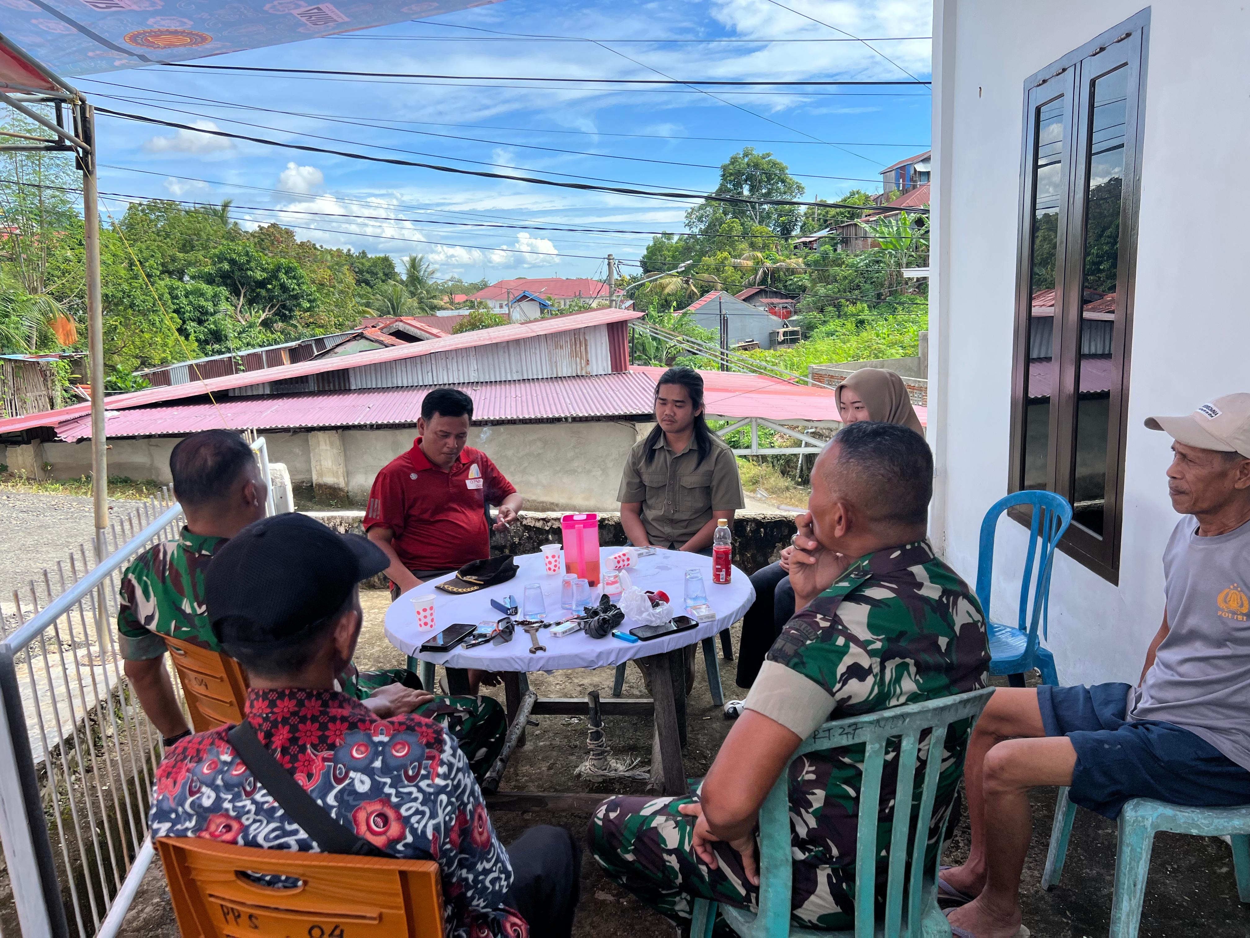 SILATURAHMI DENGAN BAPAK RT 27 UNTUK PERKENALAN KELOMPOK 15 YANG AKAN KKN DISANA