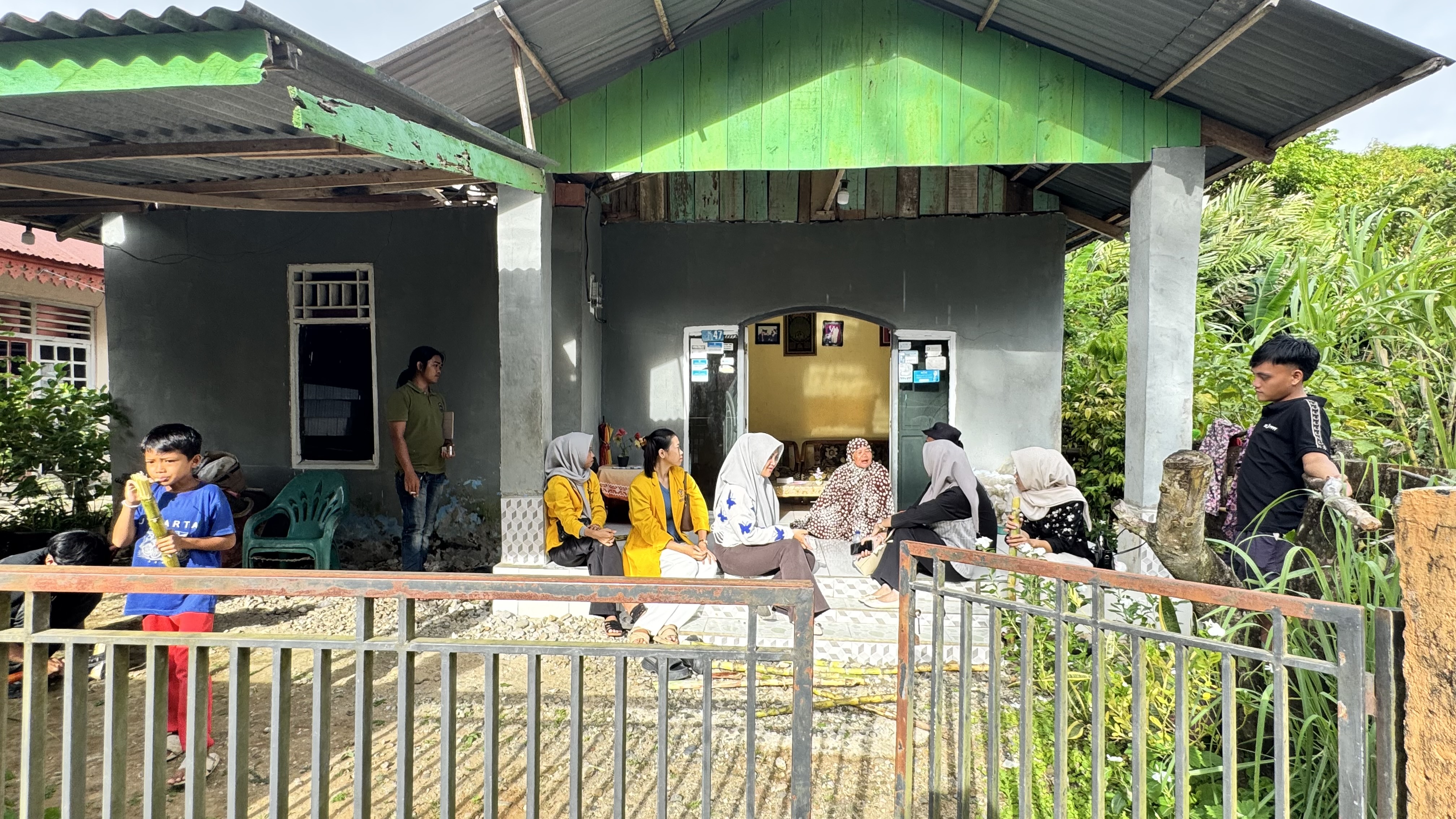 SILATURAHMI DENGAN WARGA RT 27 RW 06