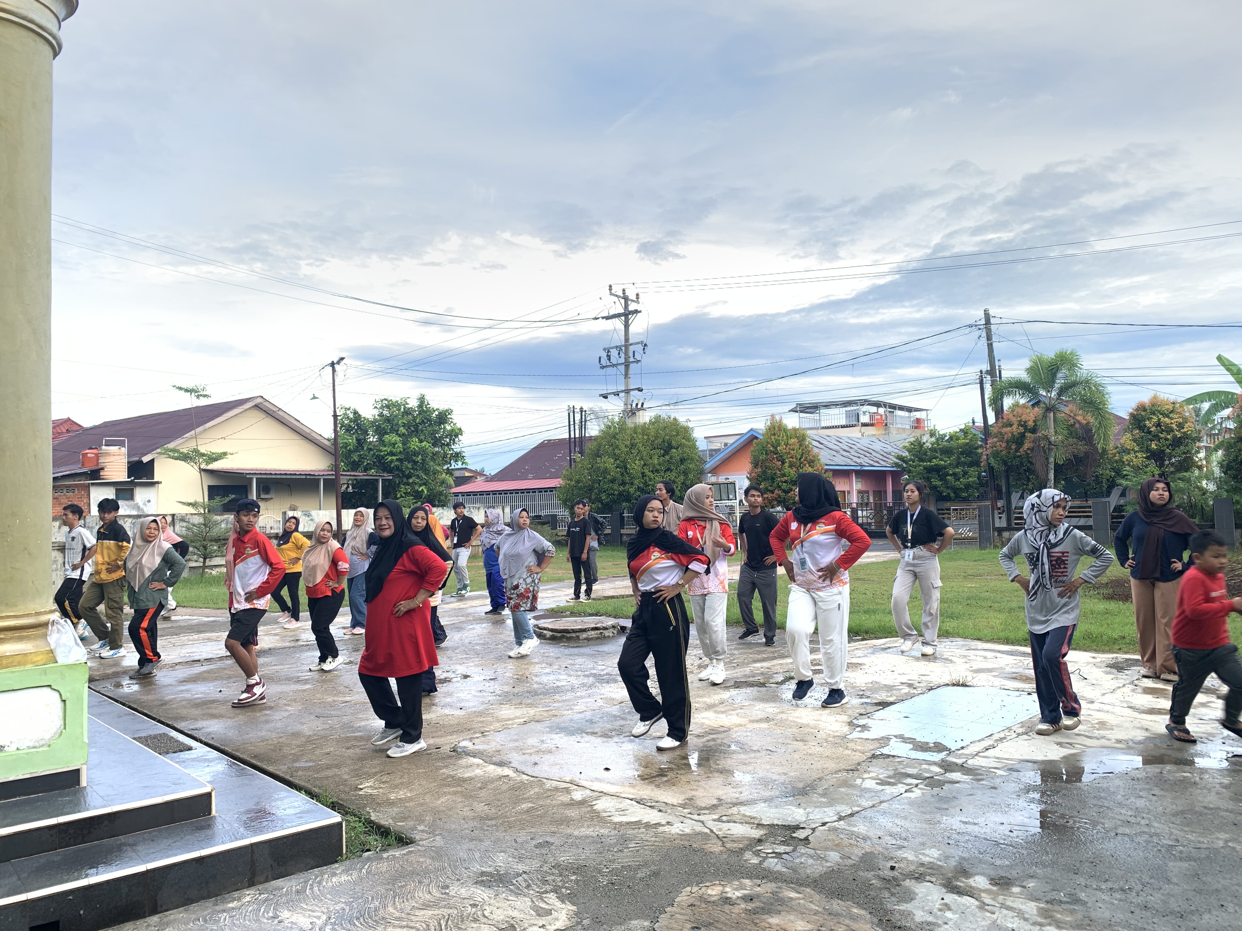 Senam pagi setiap hari minggu bersama warga Rt 24