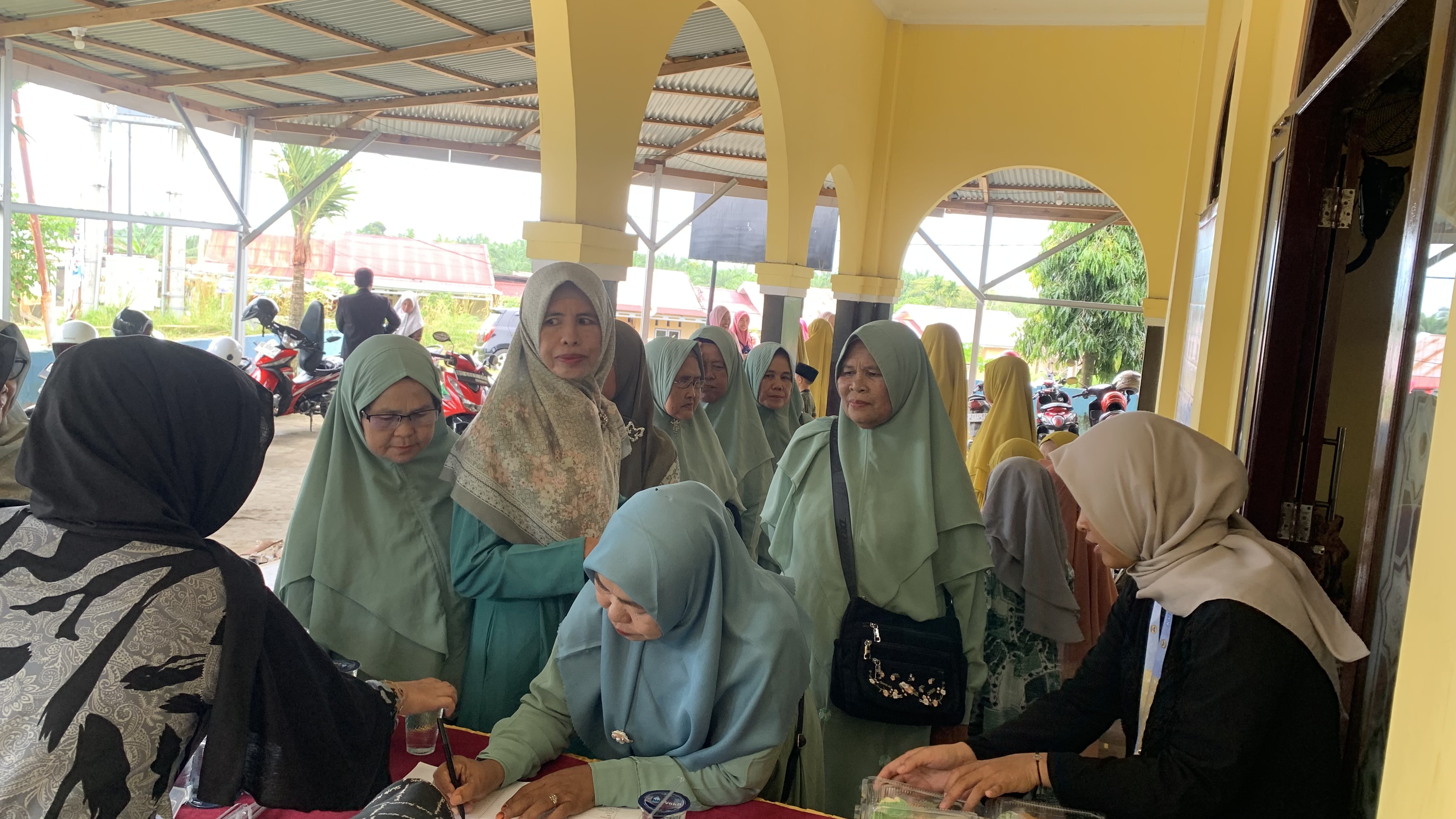 Pengajian di masjid al ghafari bersama ibu-ibu majelis