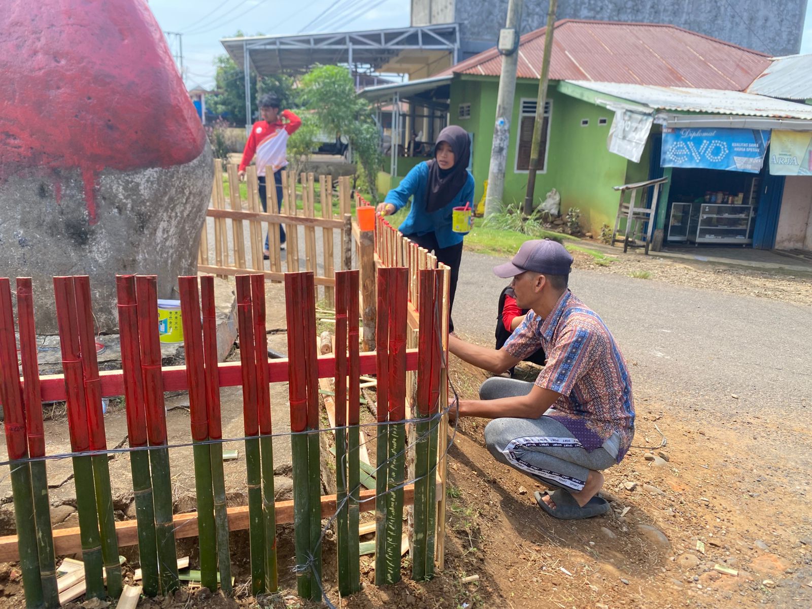 kolaborasi renovasi tugu batu