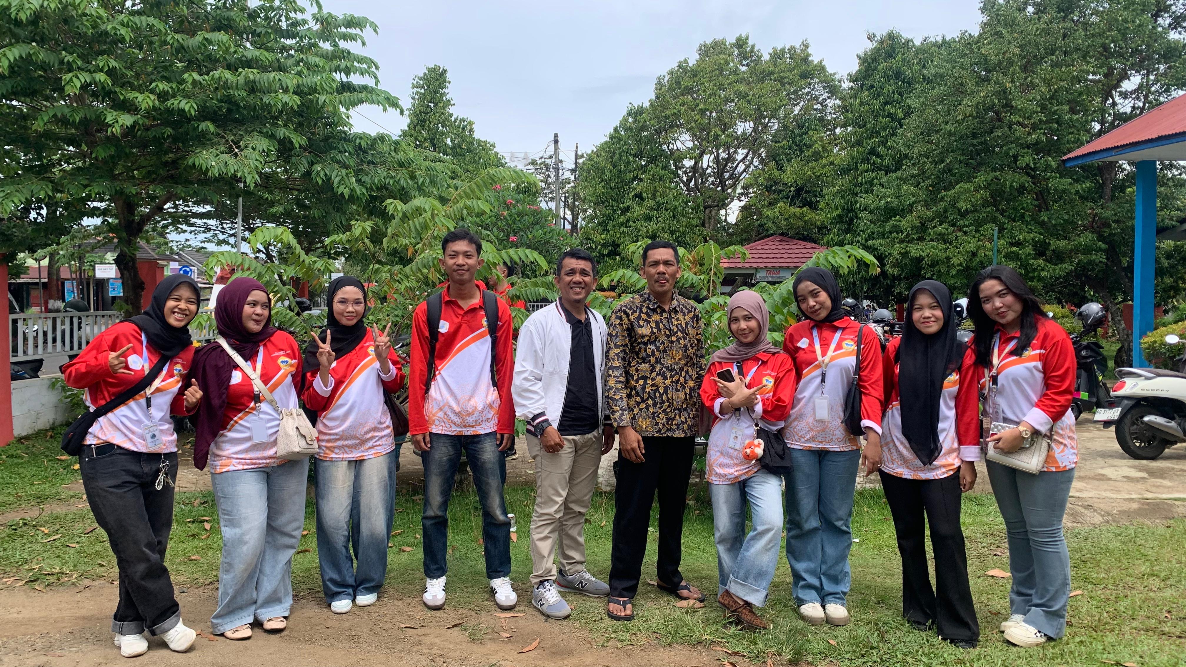 menghadiri fgd di kantor lurah pematang gubernur 