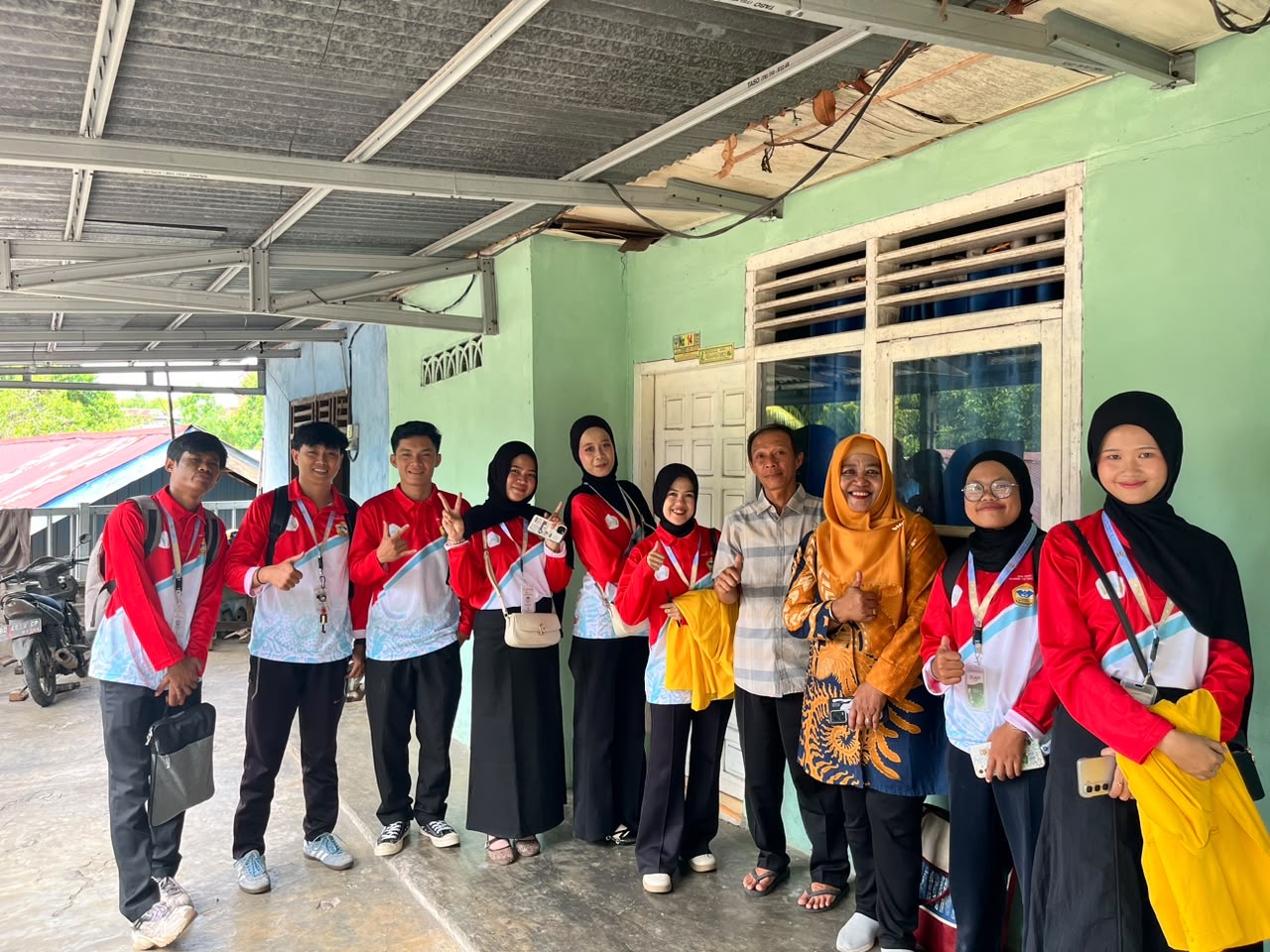 Penyerahan mahasiswa KKN-T VIII kelompok 9 & pengecekan posko bersama DPL dan ketua RT 07