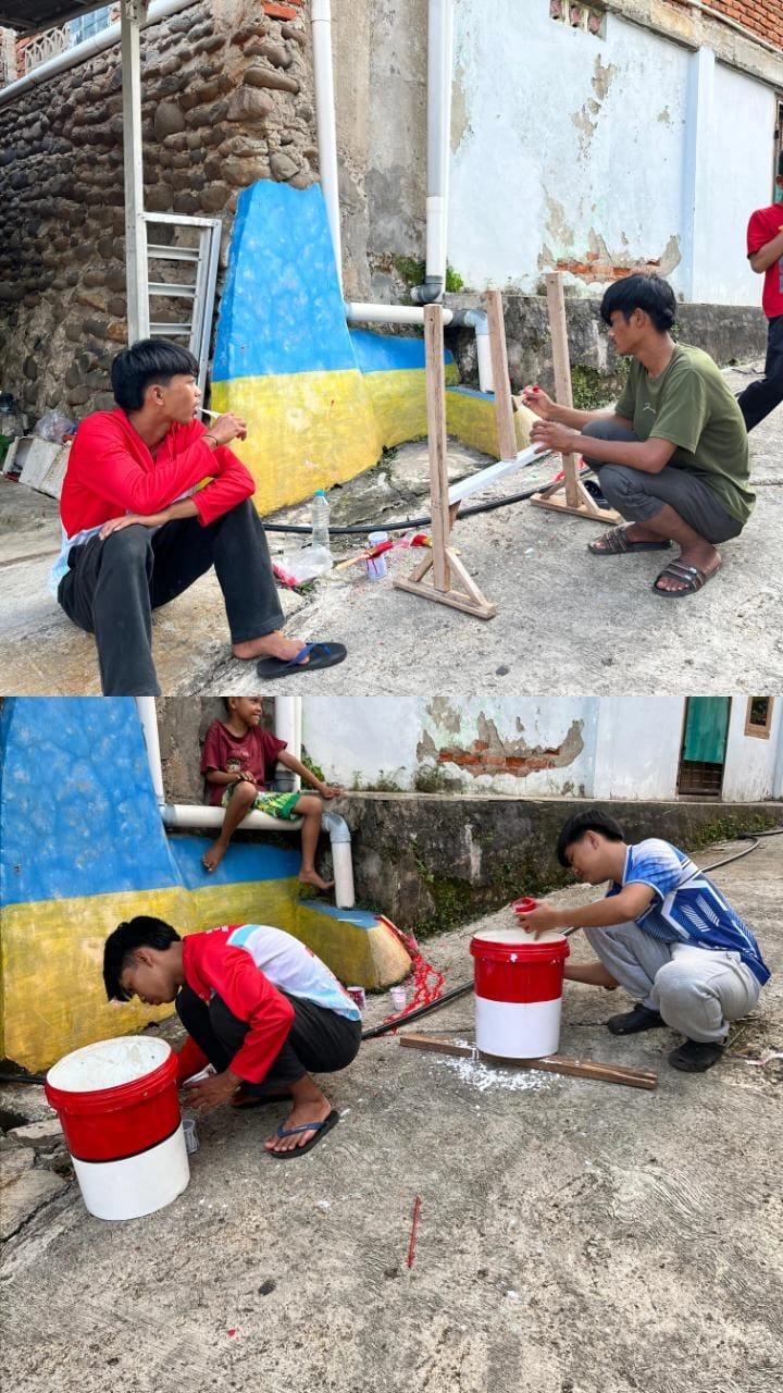 Pembuatan bak sampah organik& anorganik kelompok 9 RT 07