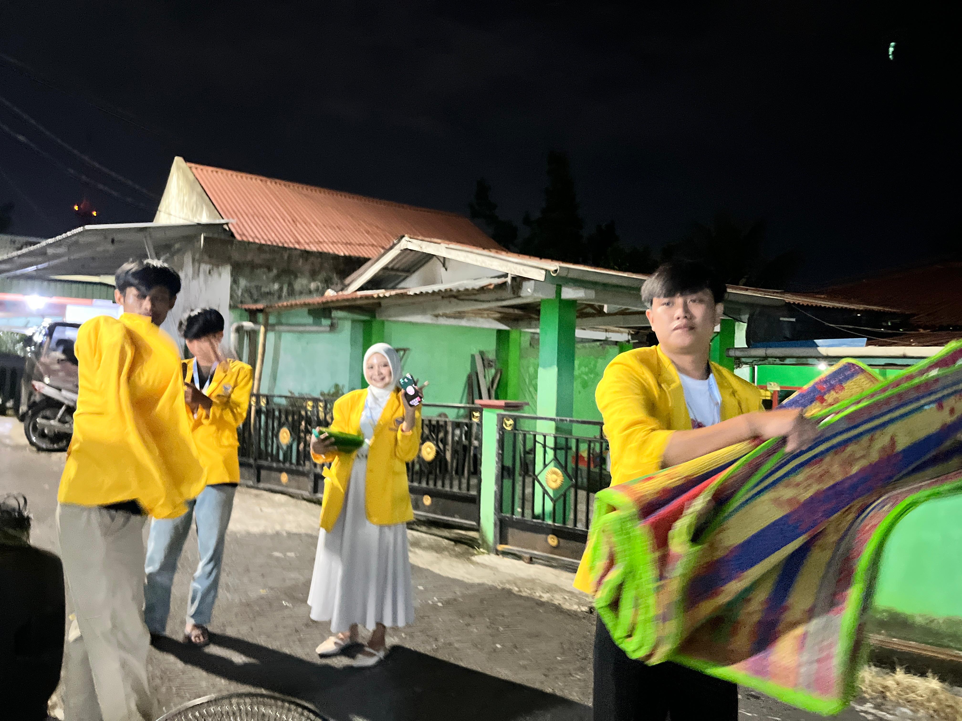 Aksi bersih bersih pasca kegiatan sosialisasi KKn kelompok 9
